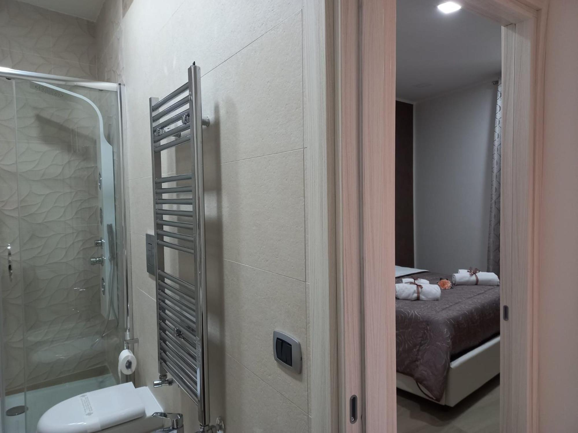 Deluxe Double Room with Balcony - Photo 2