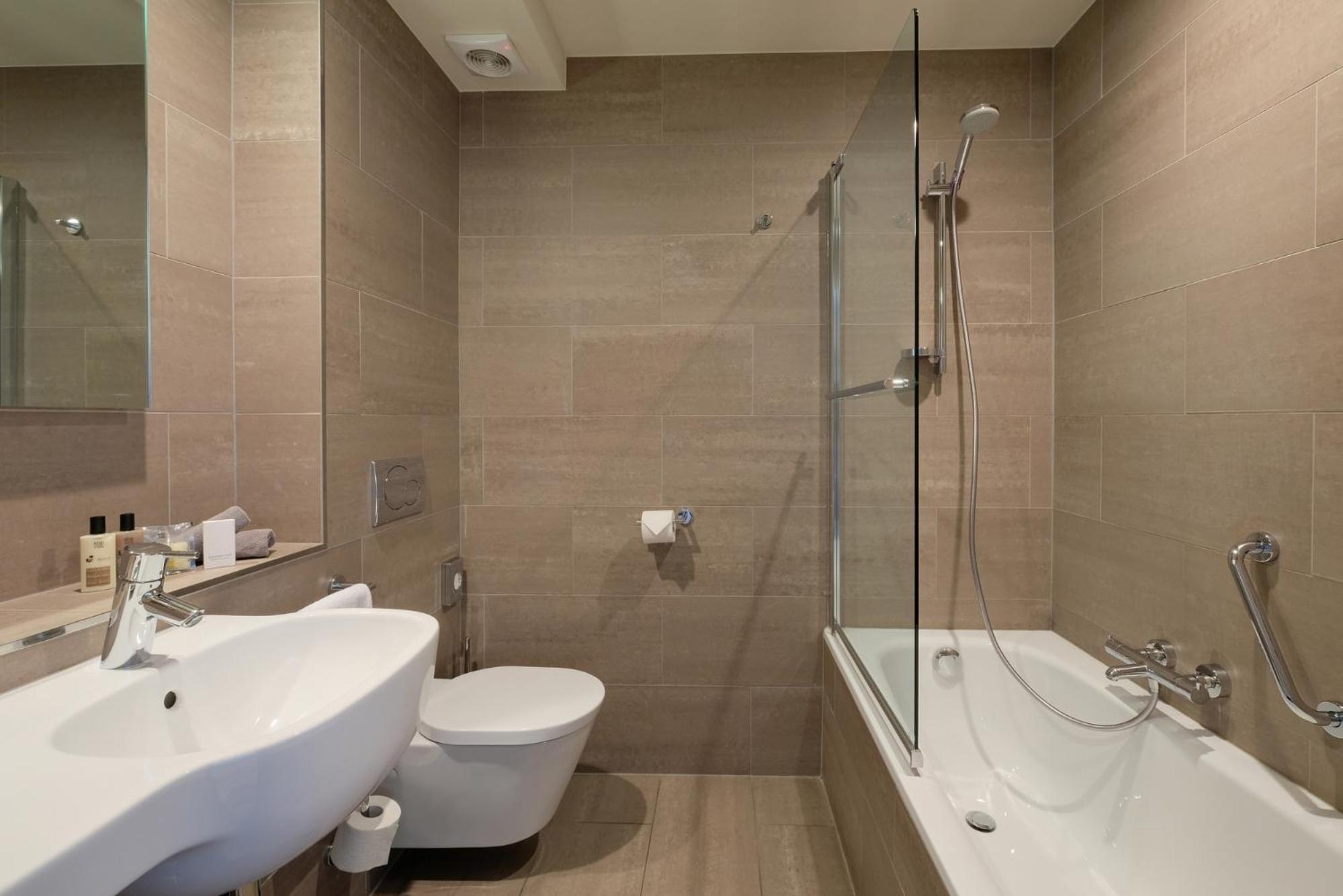Standard Double Room - Photo 7