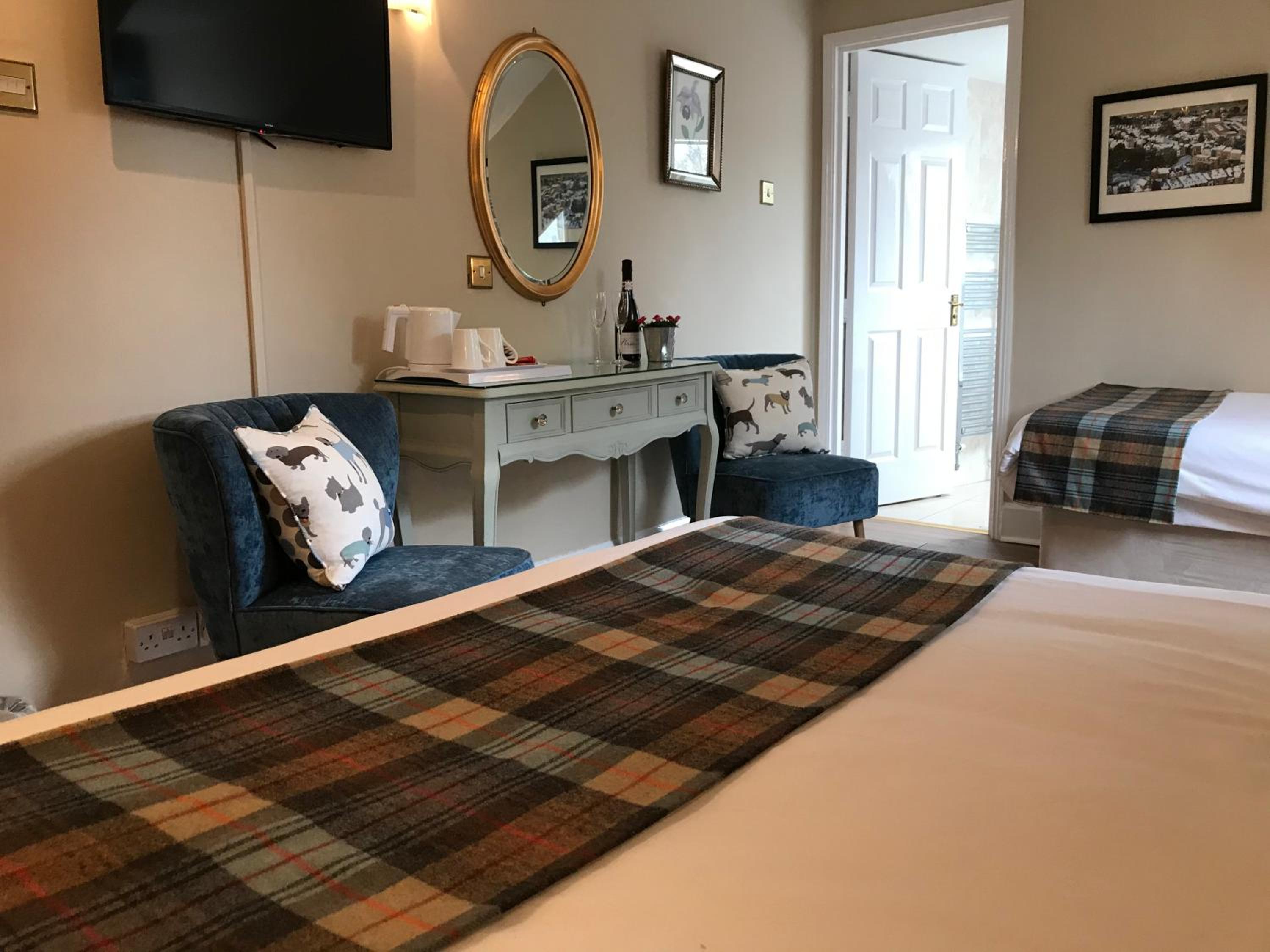 Double Room with Extra Bed photo 1