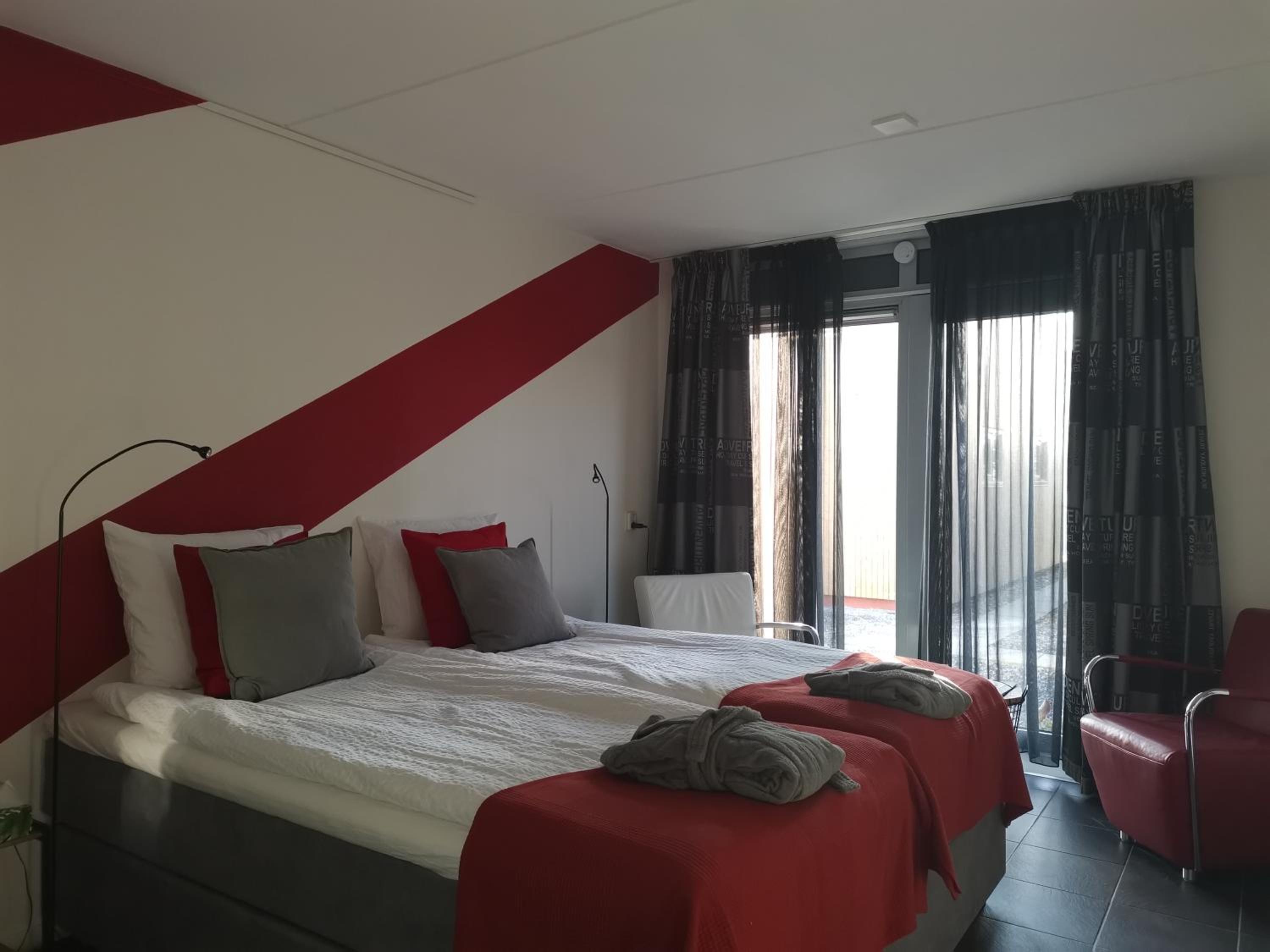 Double Room with Garden View - Photo 10