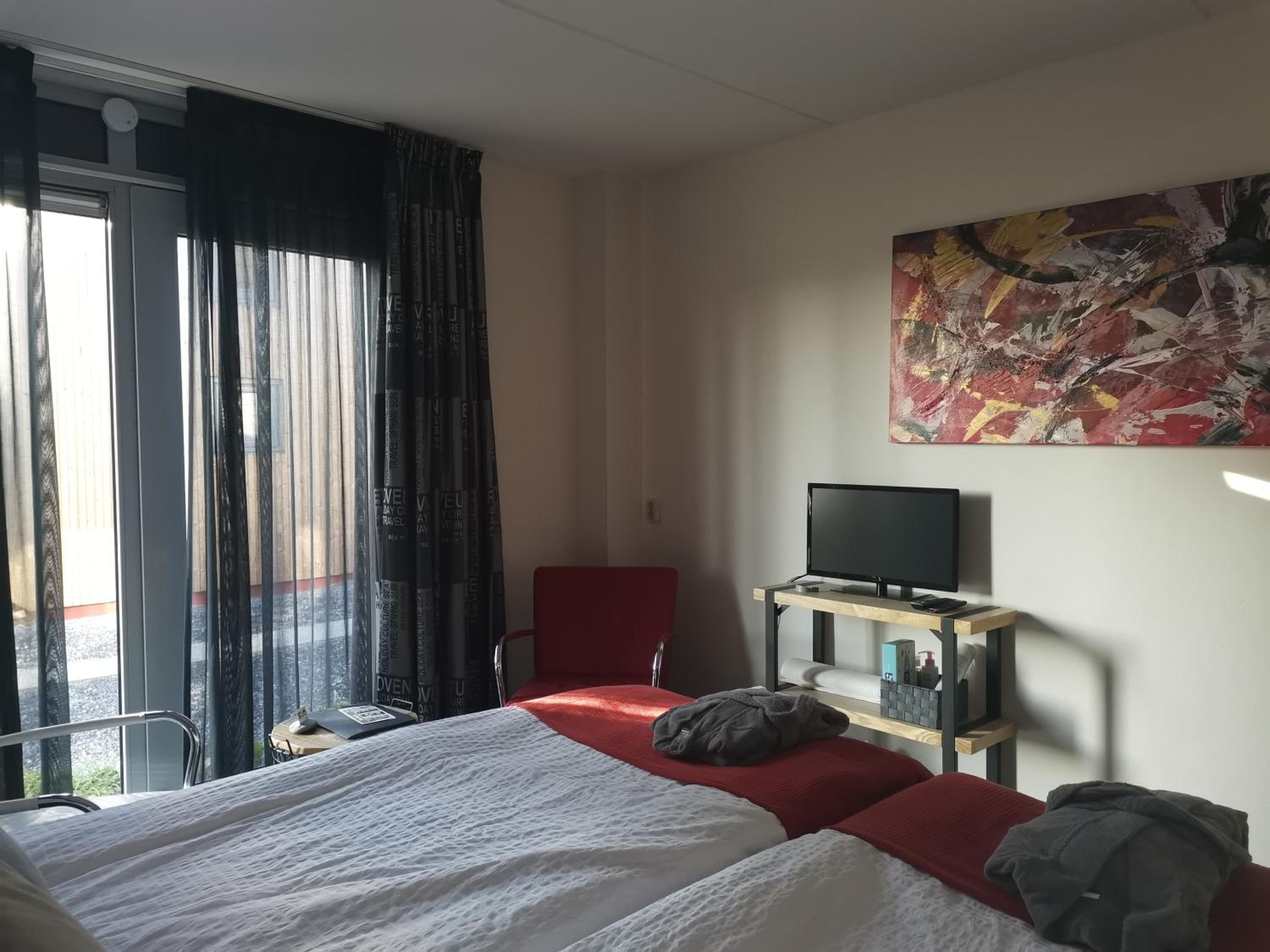 Double Room with Garden View - Photo 2
