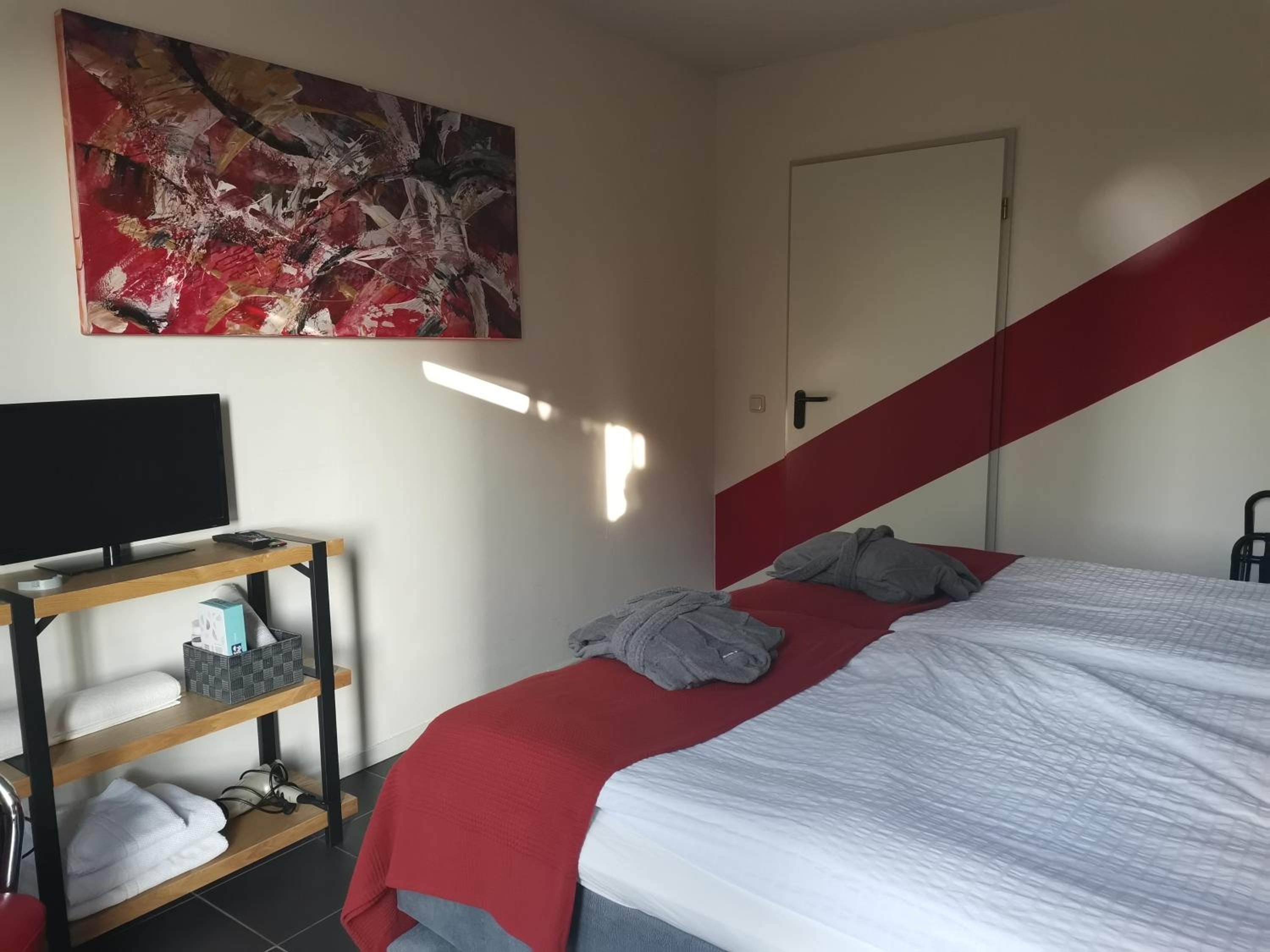Double Room with Garden View - Photo 3