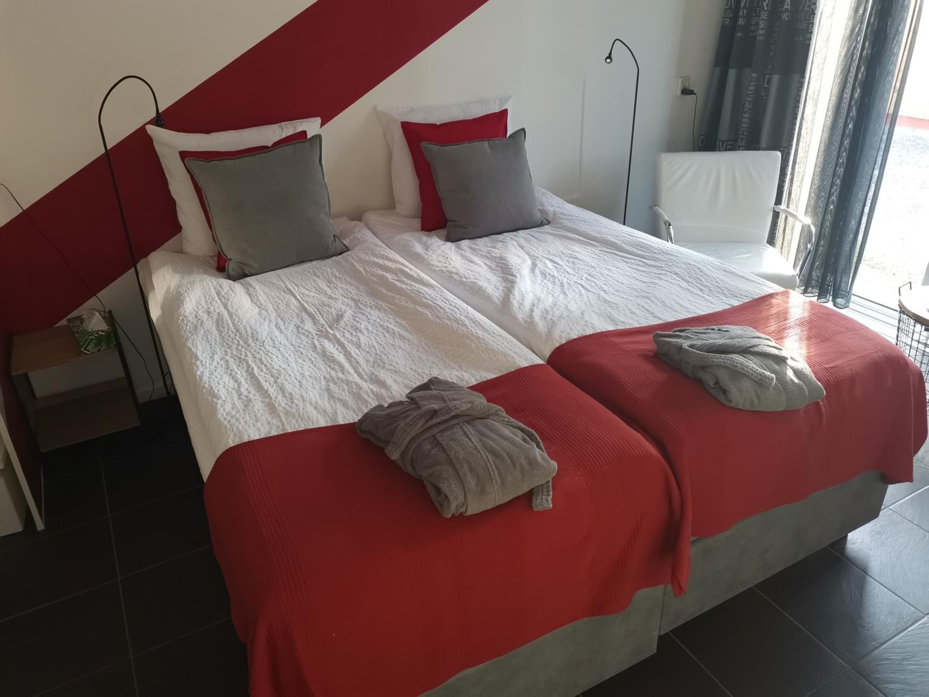 Double Room with Garden View - Photo 5