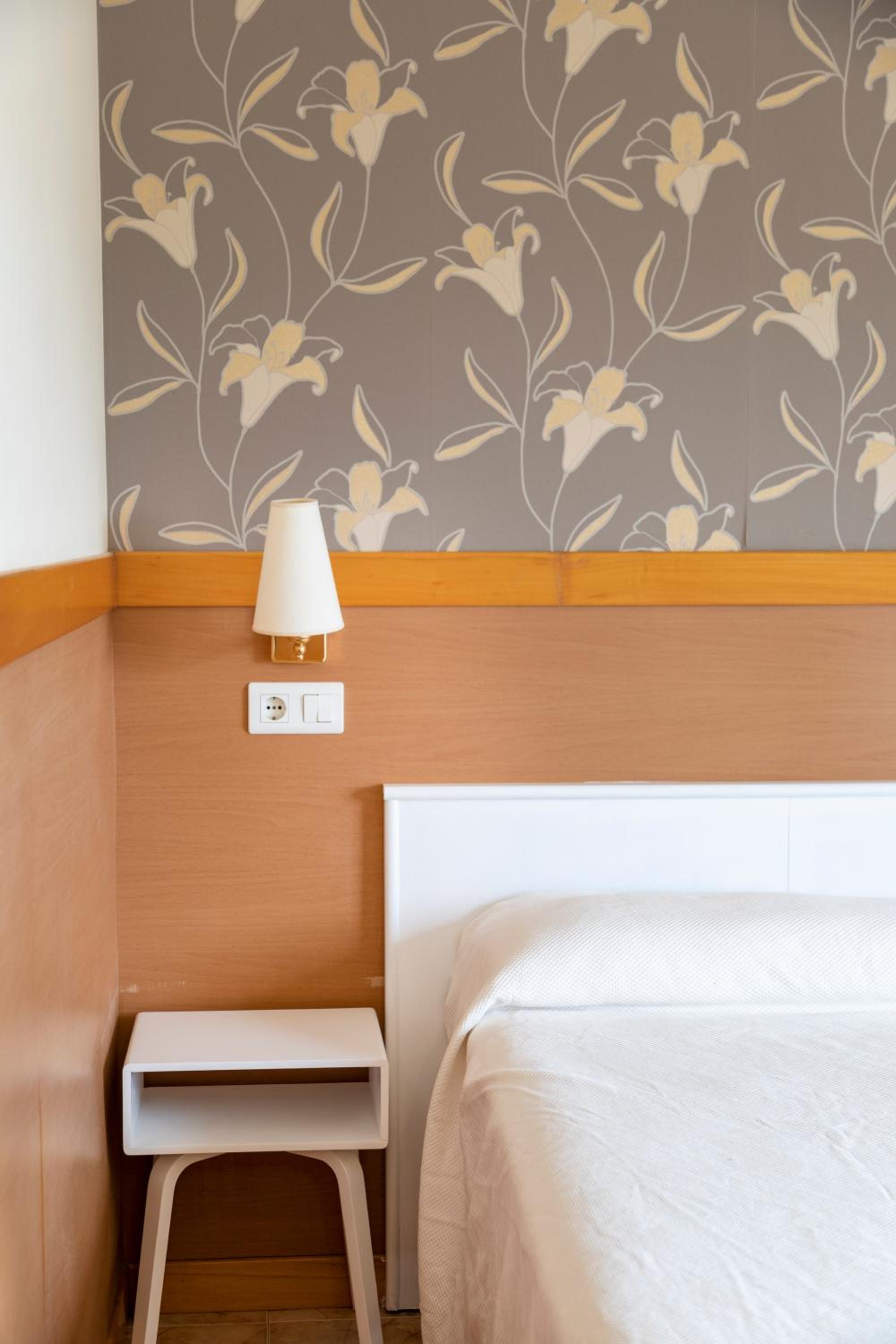 Double or Twin Room - Photo 7