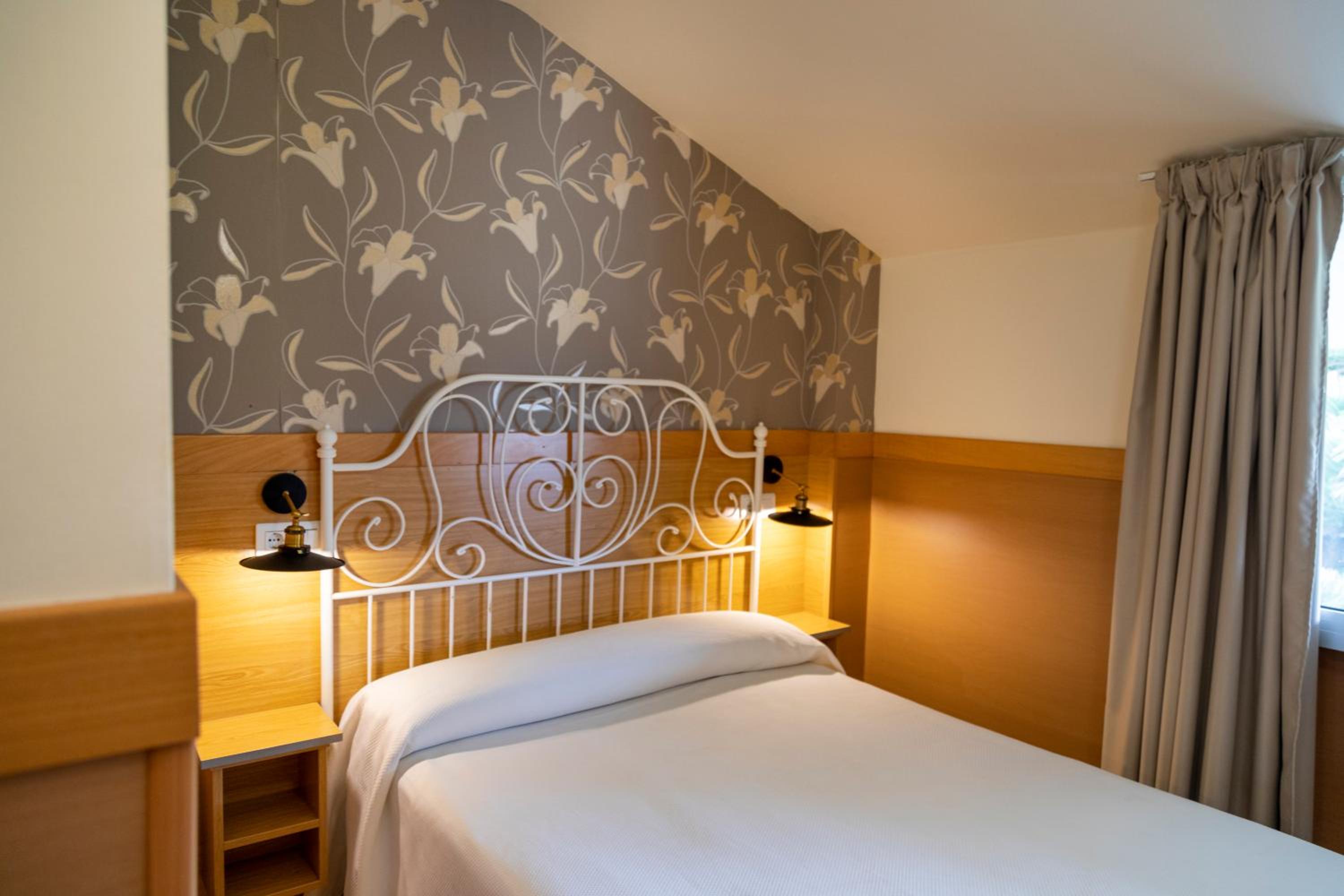 Double or Twin Room - Photo 15