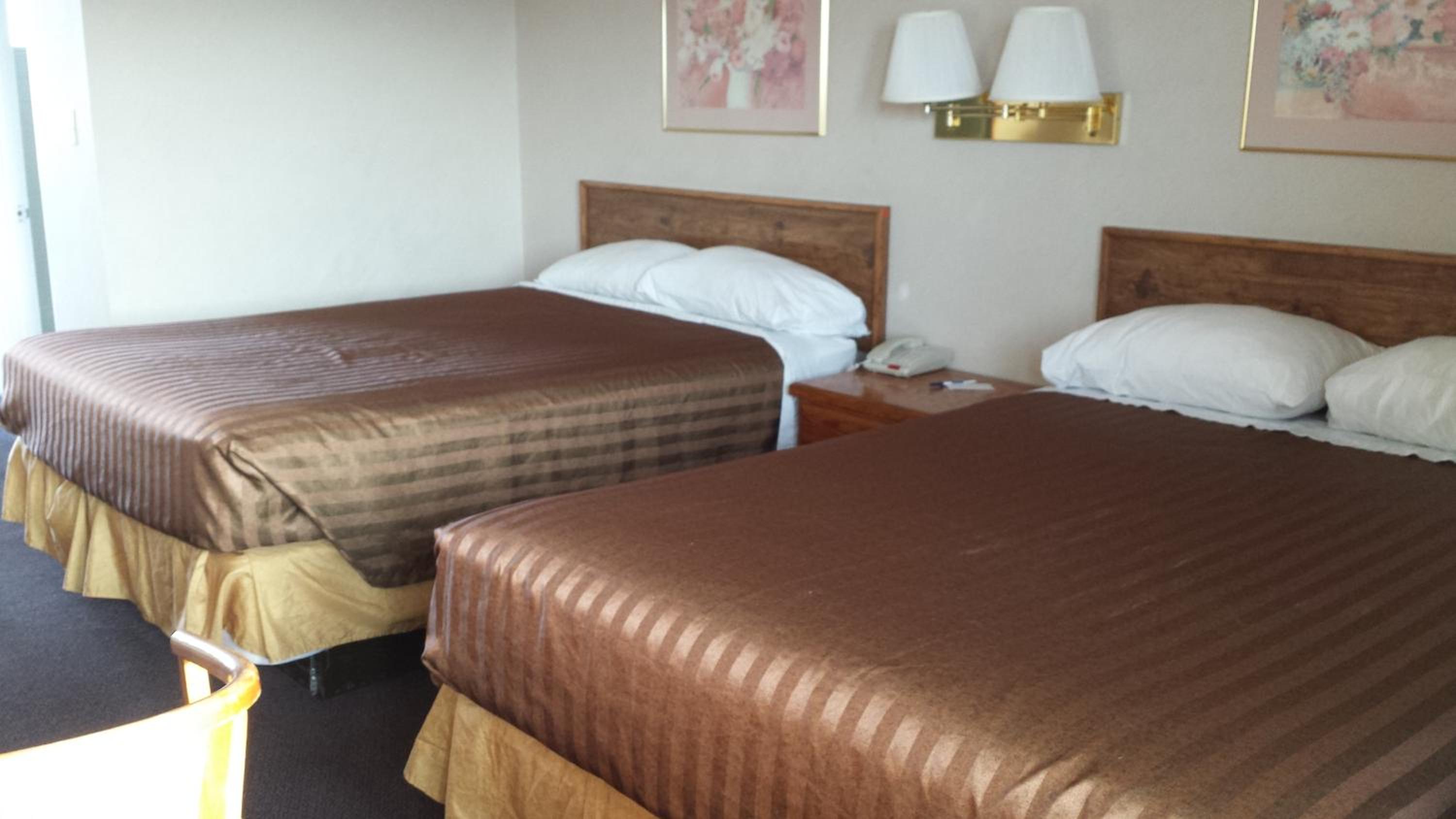 2 Queen Beds, Standard Room, Non-Smoking - Photo 1
