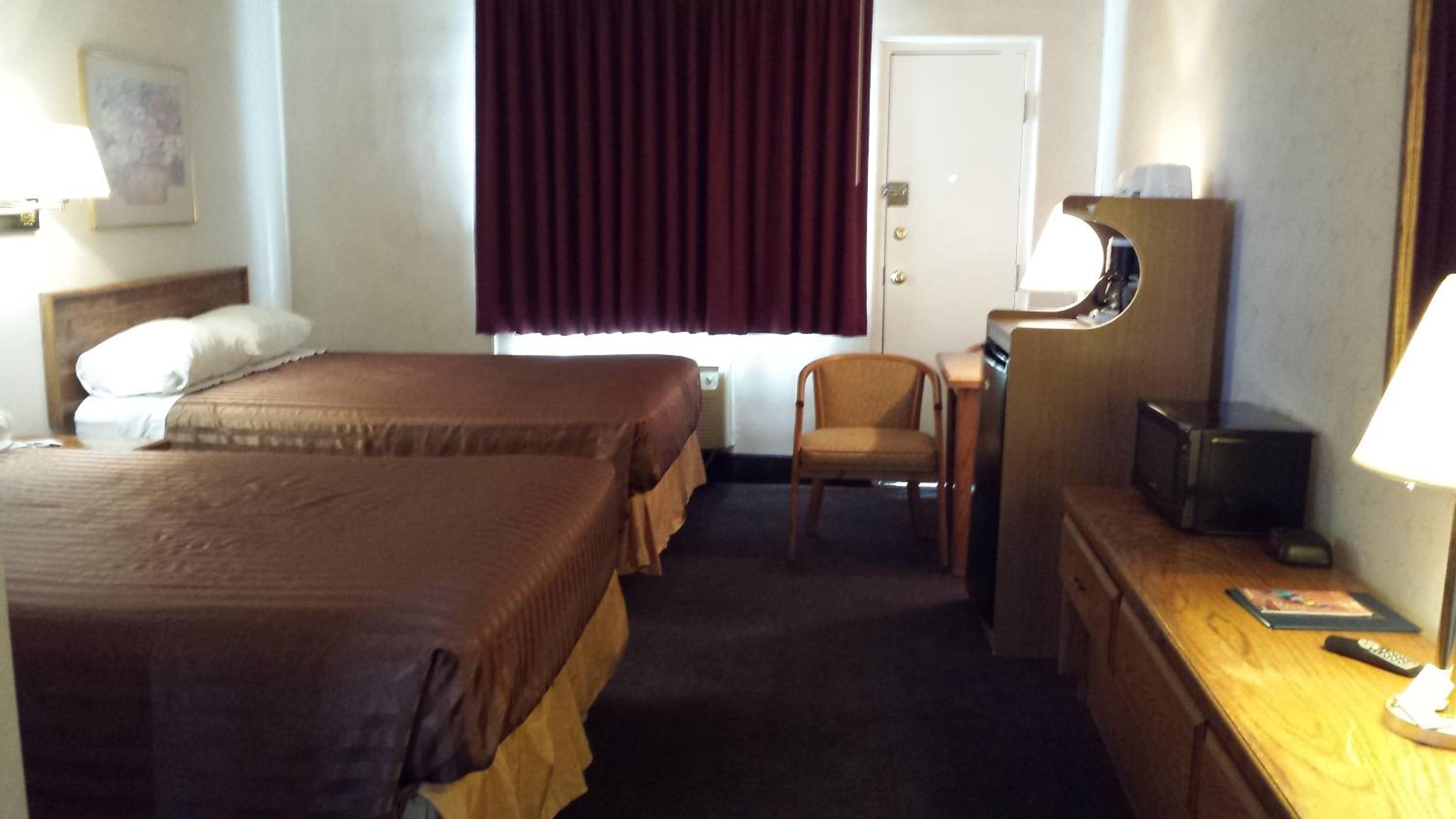 2 Queen Beds, Standard Room, Non-Smoking - Photo 2