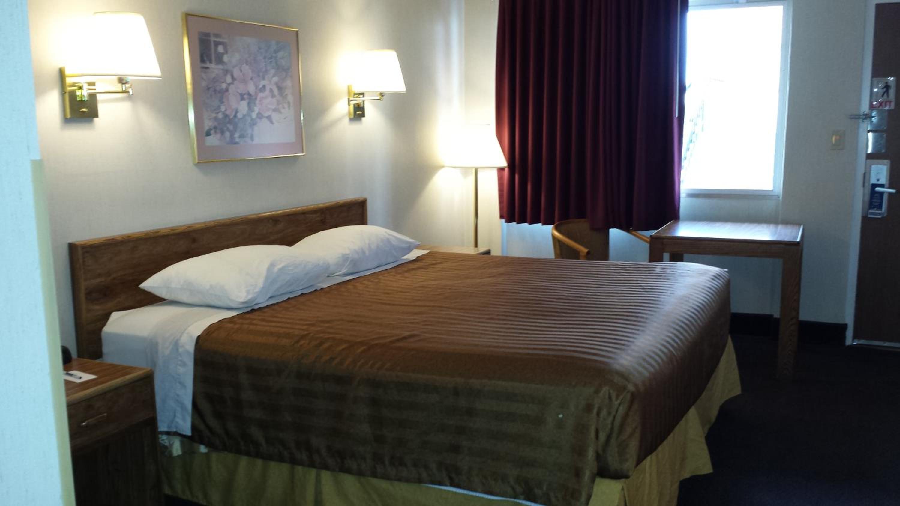 1 King Bed, Standard Room, Non-Smoking - Photo 2