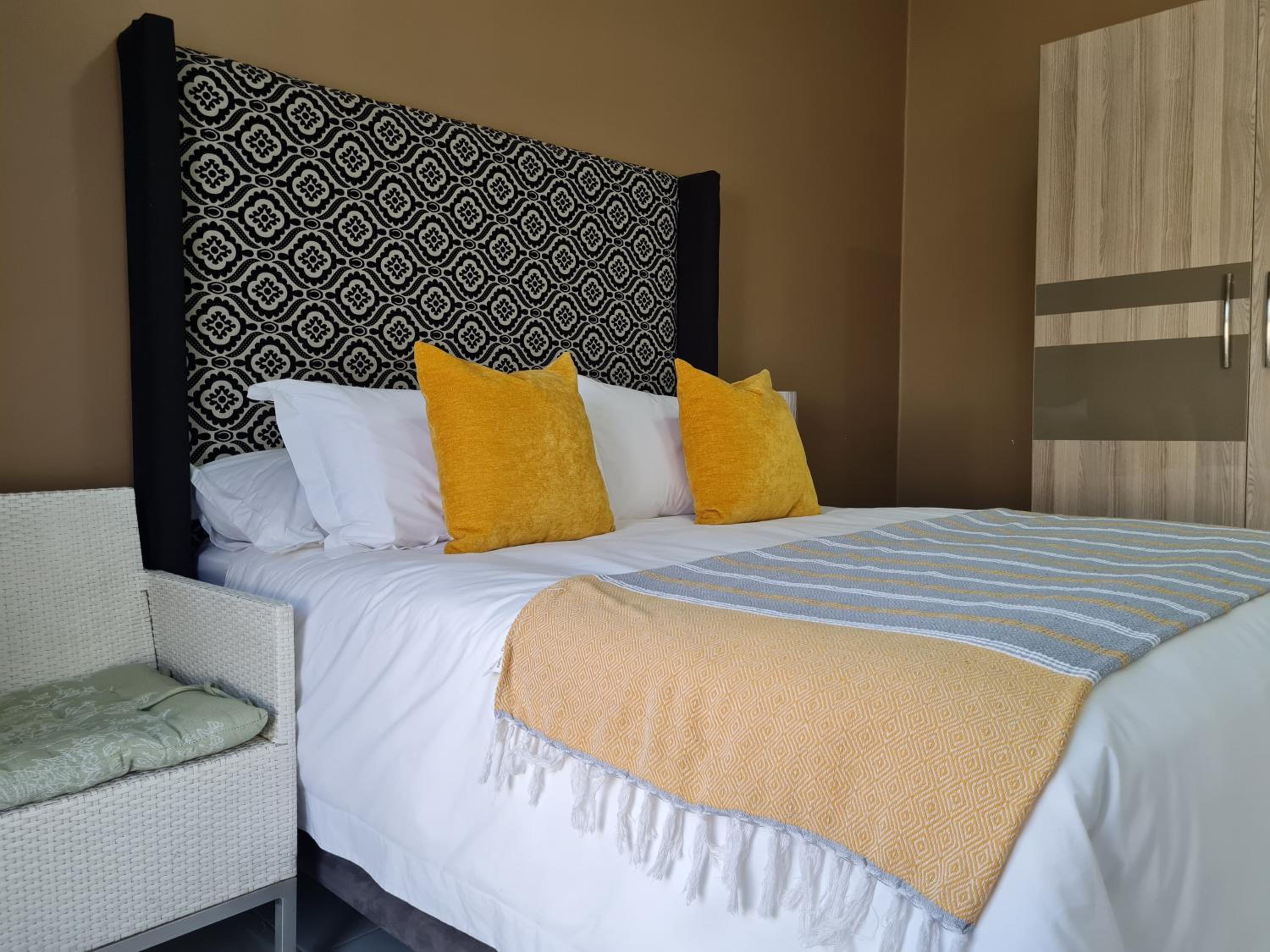 Standard Double Room - Photo 2