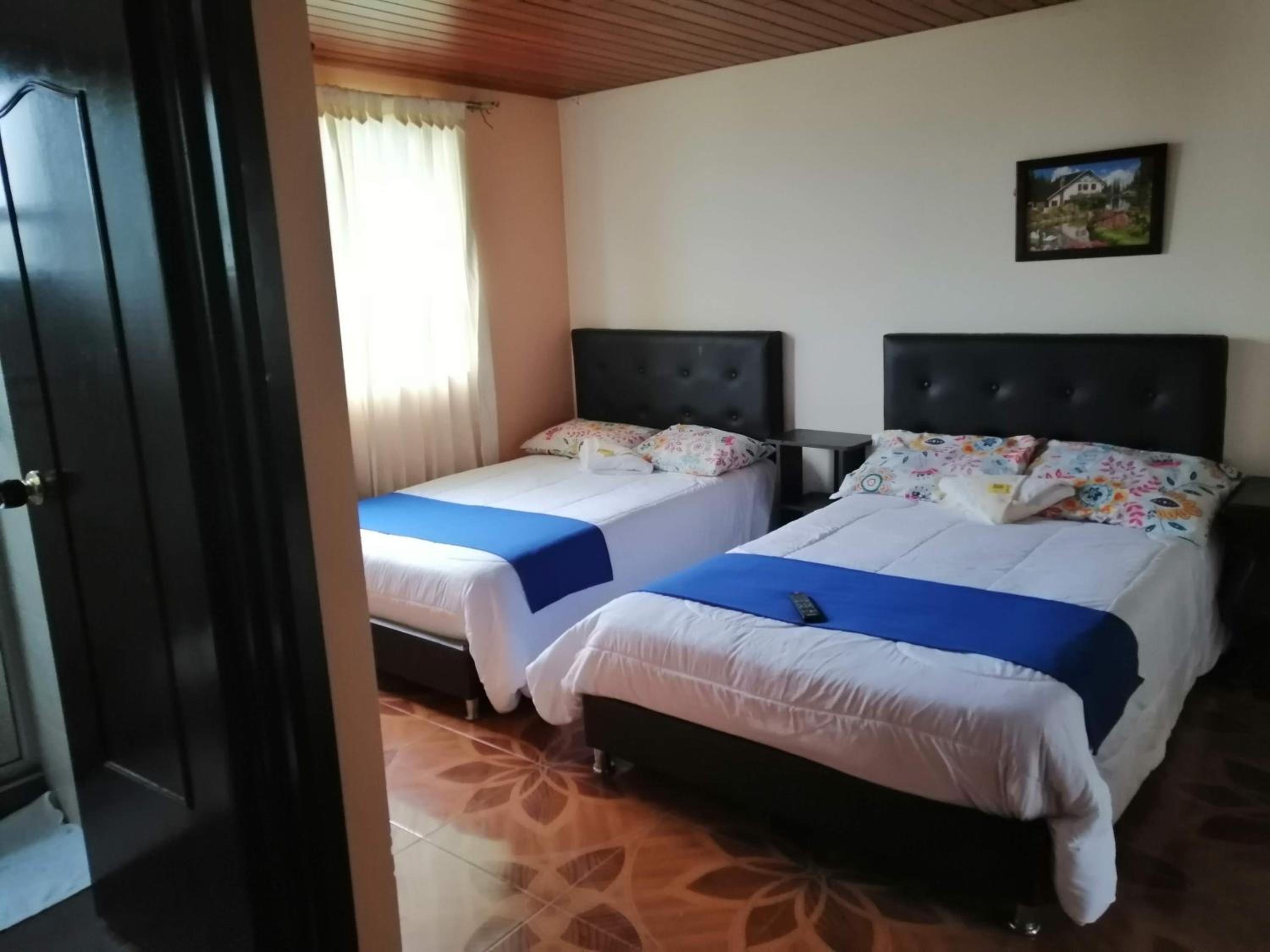 Quadruple Room with Private Bathroom photo 3