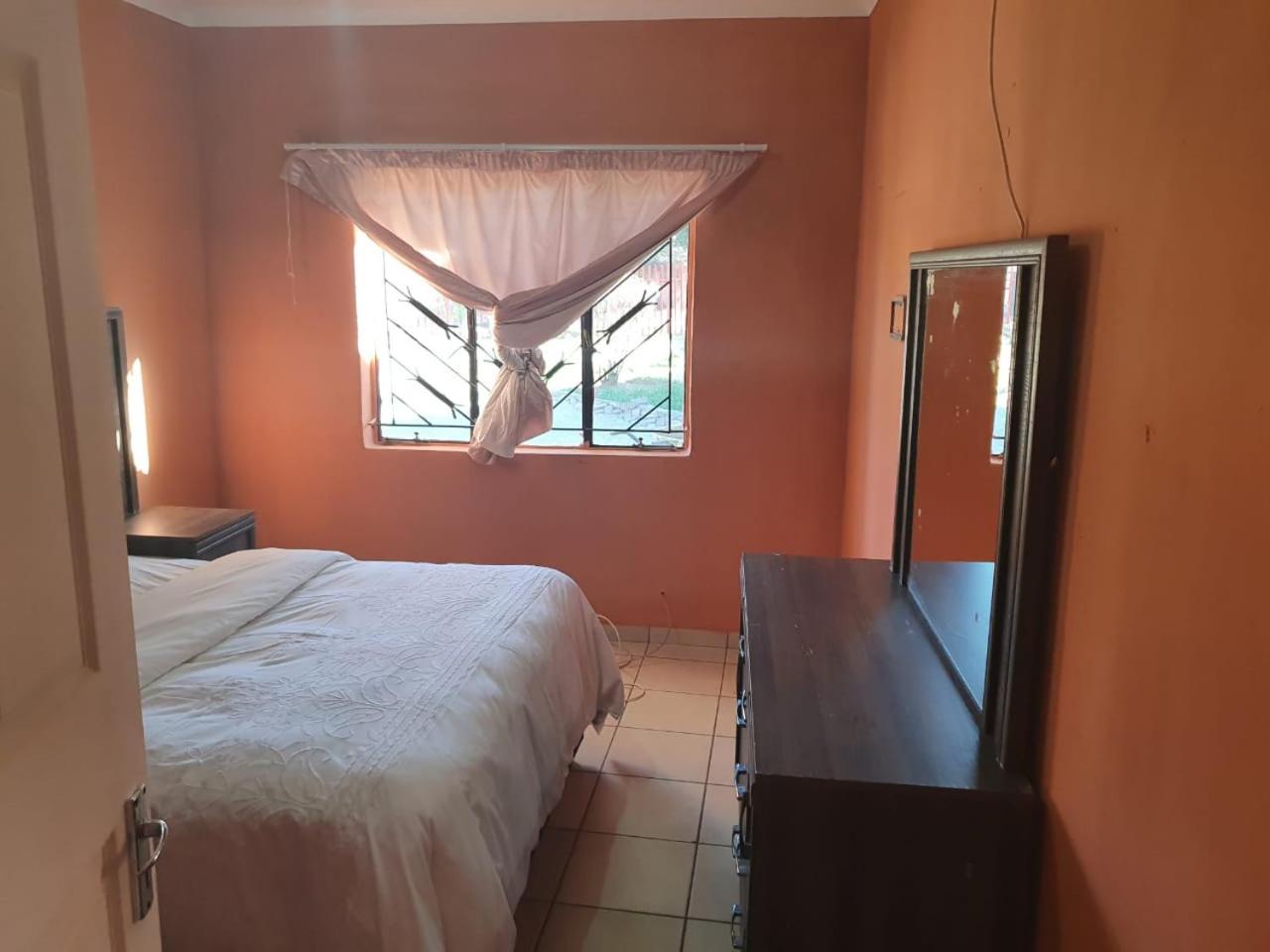 Deluxe Double Room with Shower - Photo 15