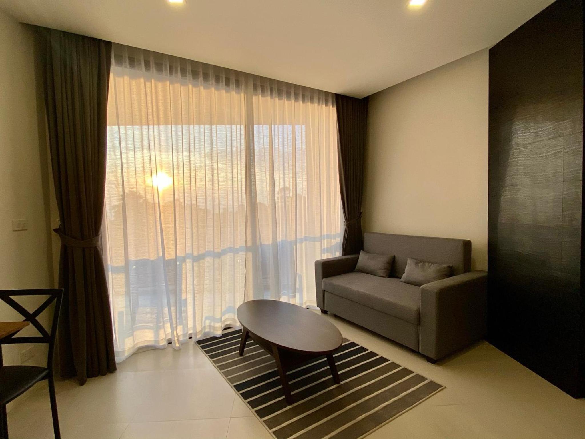 Deluxe King Room - Photo 1