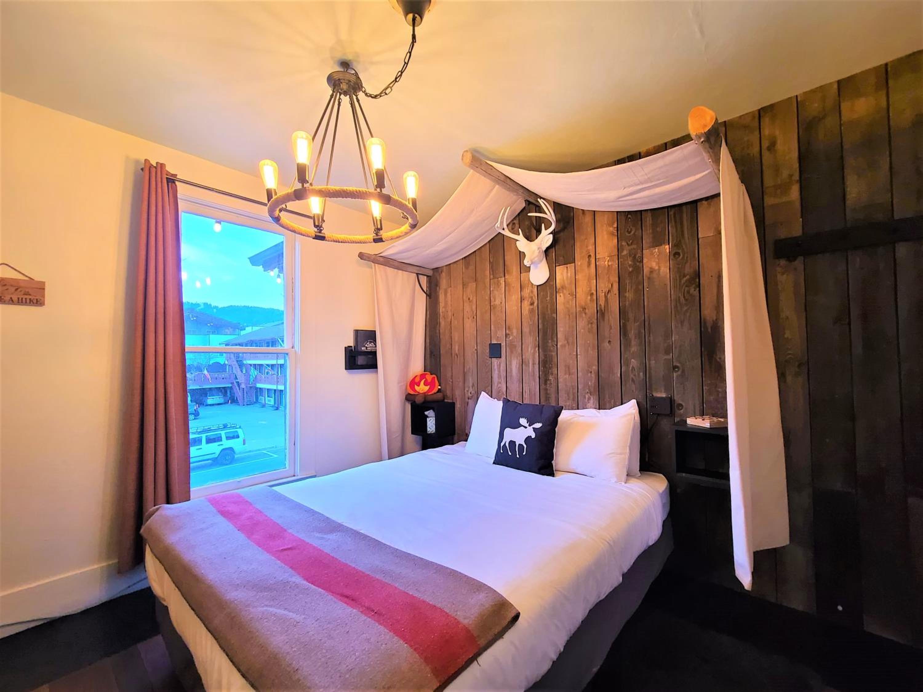 Queen Room with Shared Bathroom