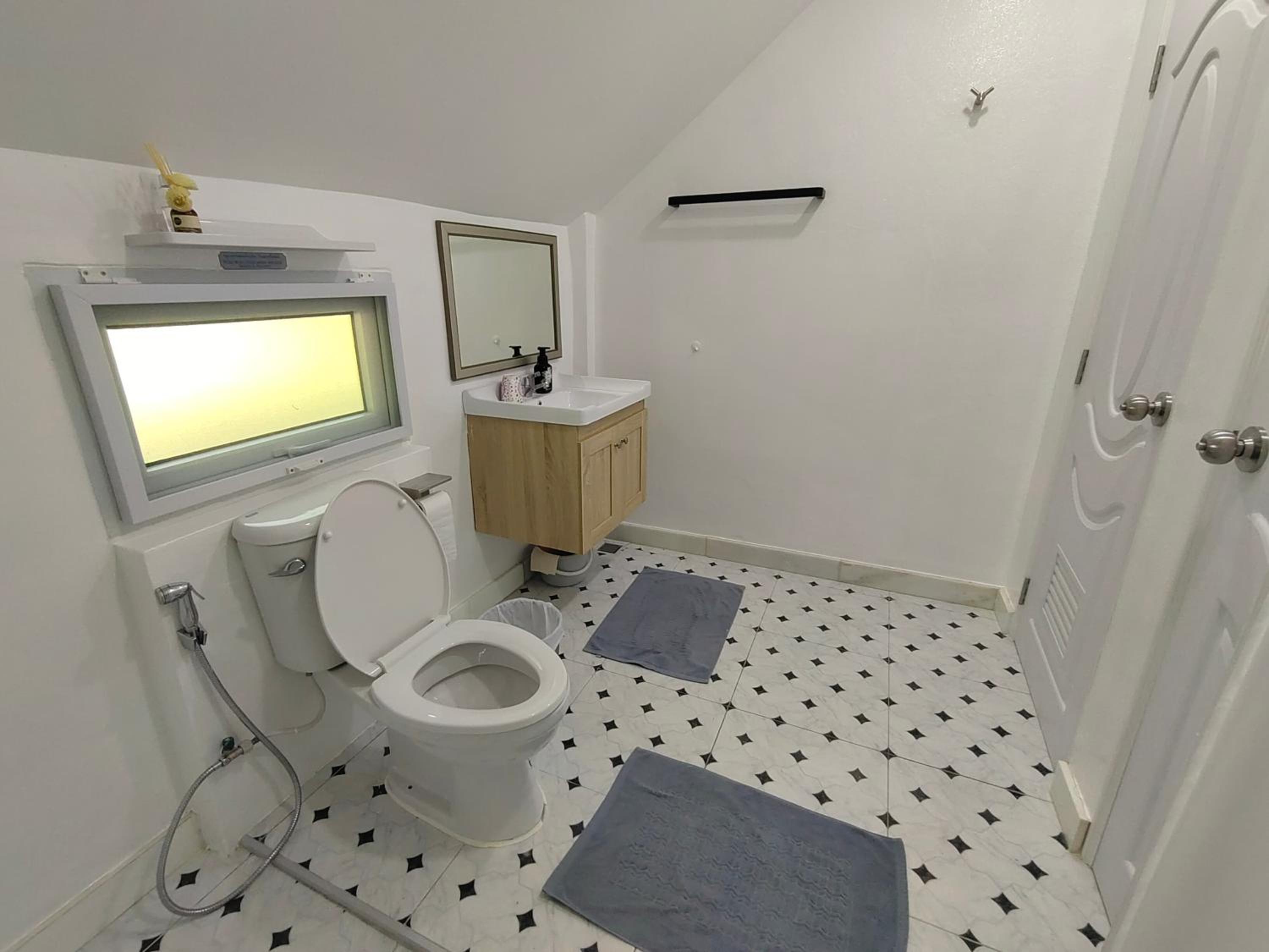 Two-Bedroom House - Photo 13