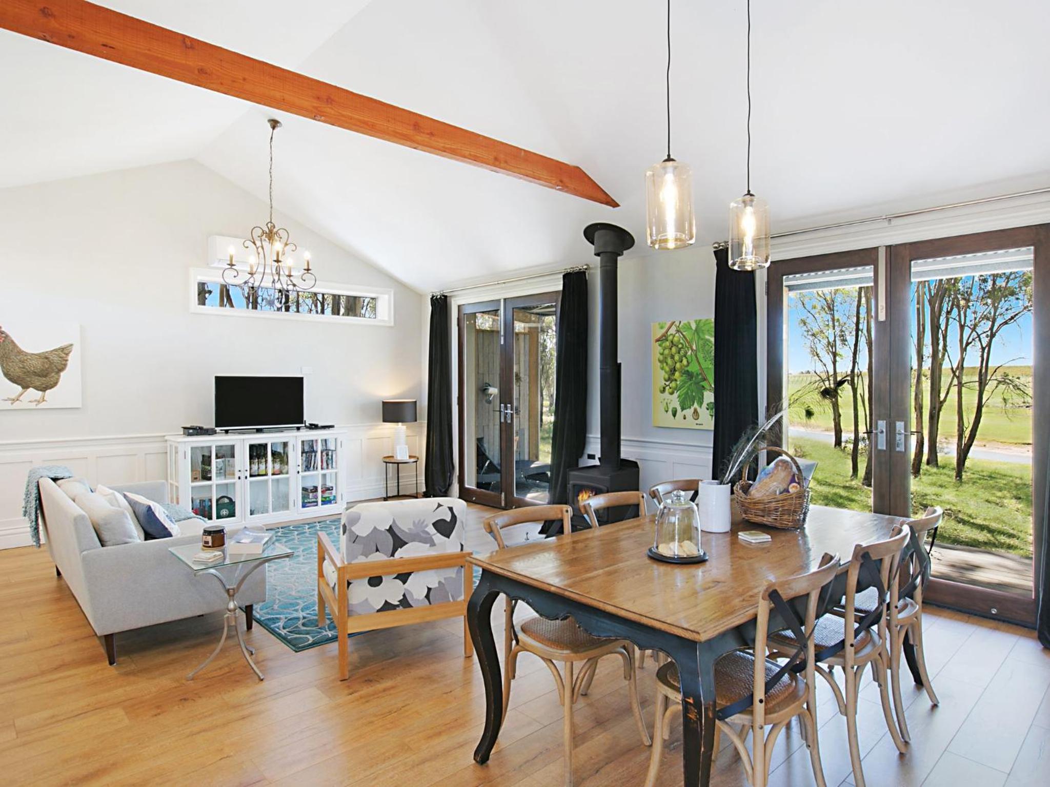 One-Bedroom House photo 1