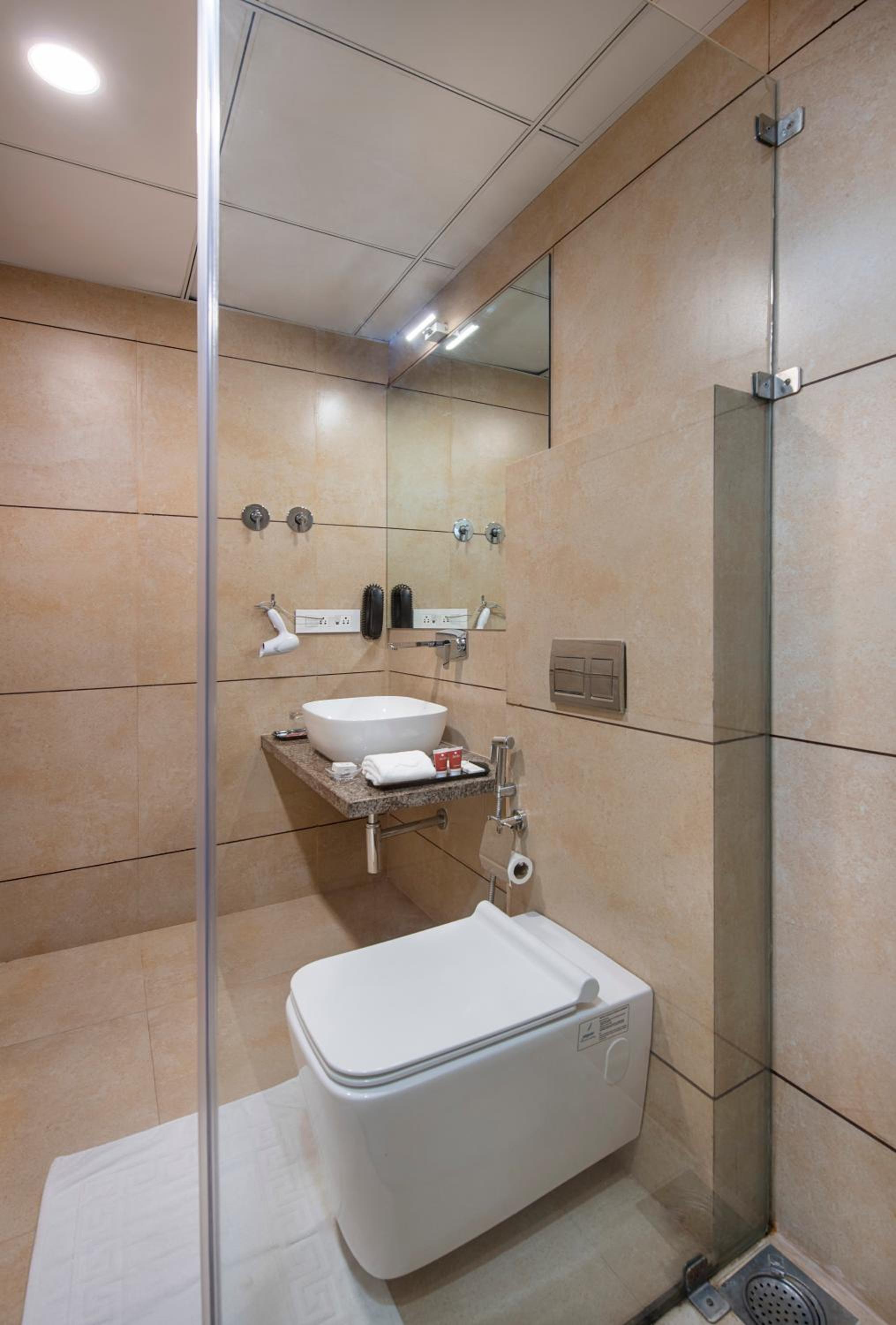 Deluxe Room - Photo 16