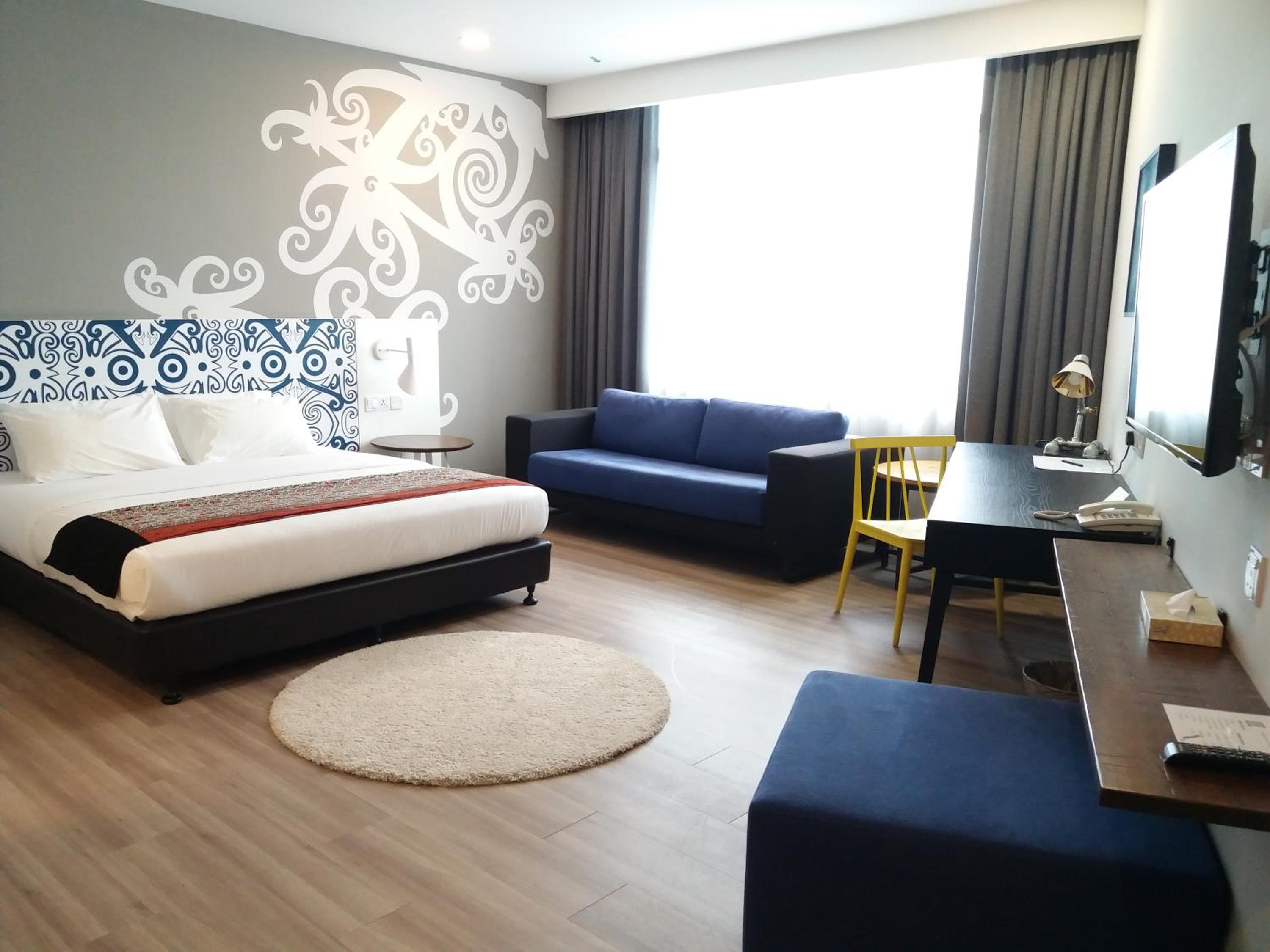 Club King Room