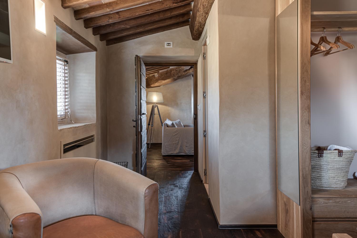 Deluxe Double Room - Photo 9