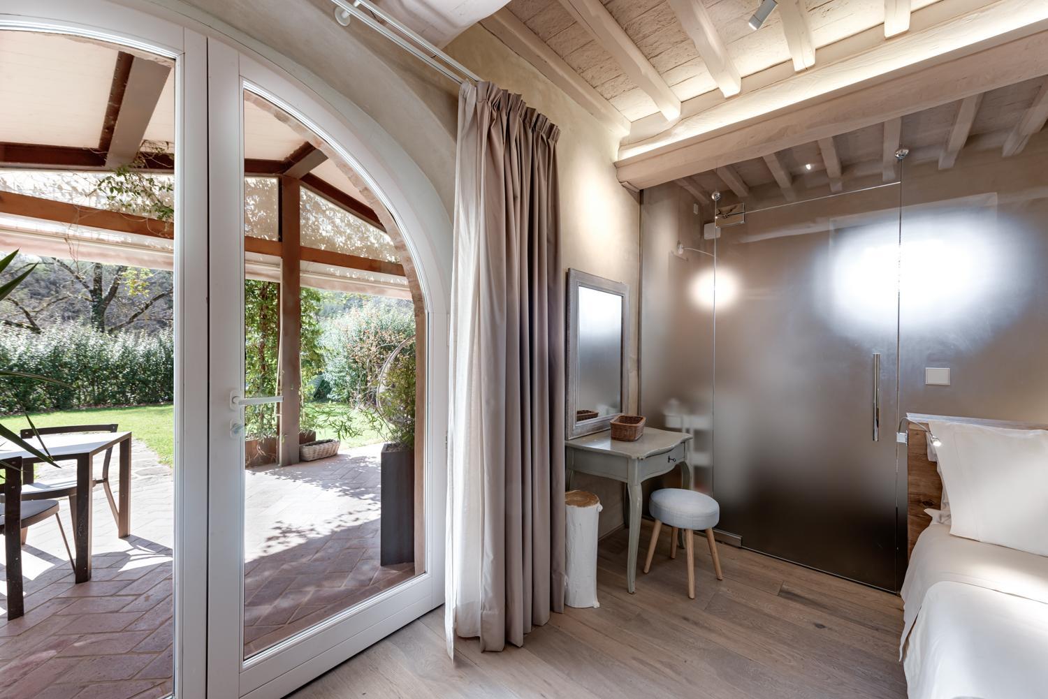 Double Room with Patio - Photo 7