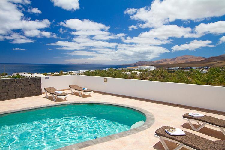 Five-Bedroom Villa photo 2