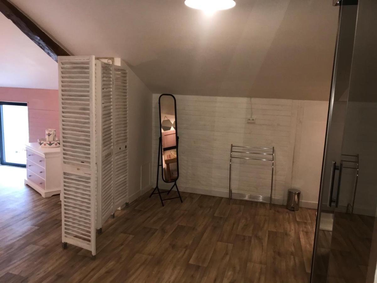 Large Double Room photo 3