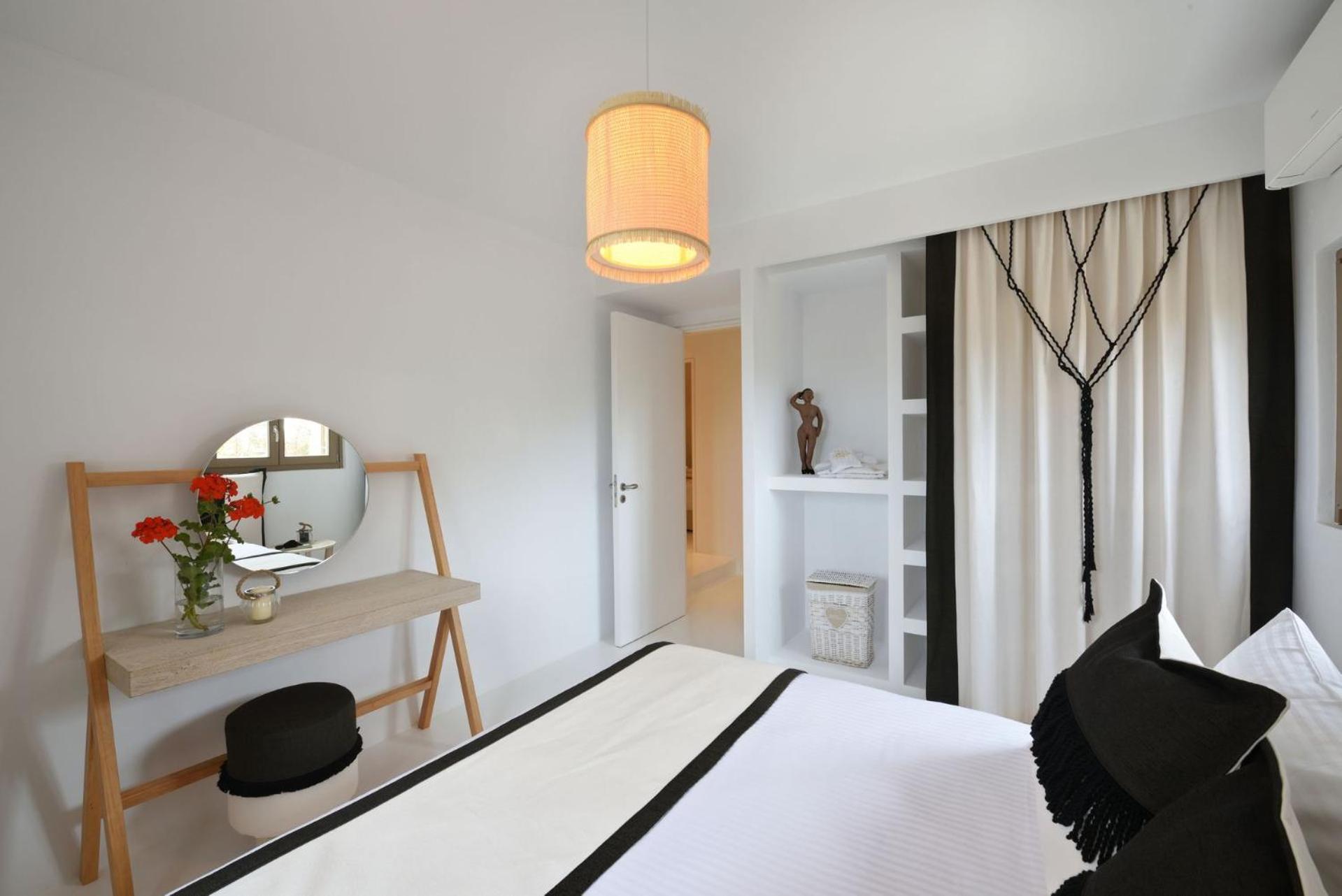 Four-Bedroom Villa photo 1
