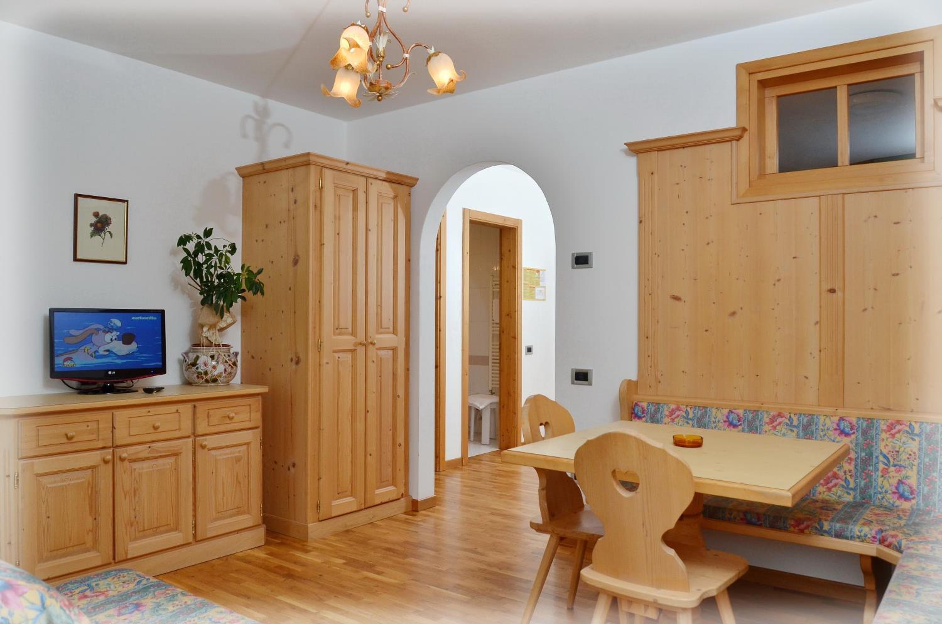 Small One-Bedroom Apartment with Balcony photo 2
