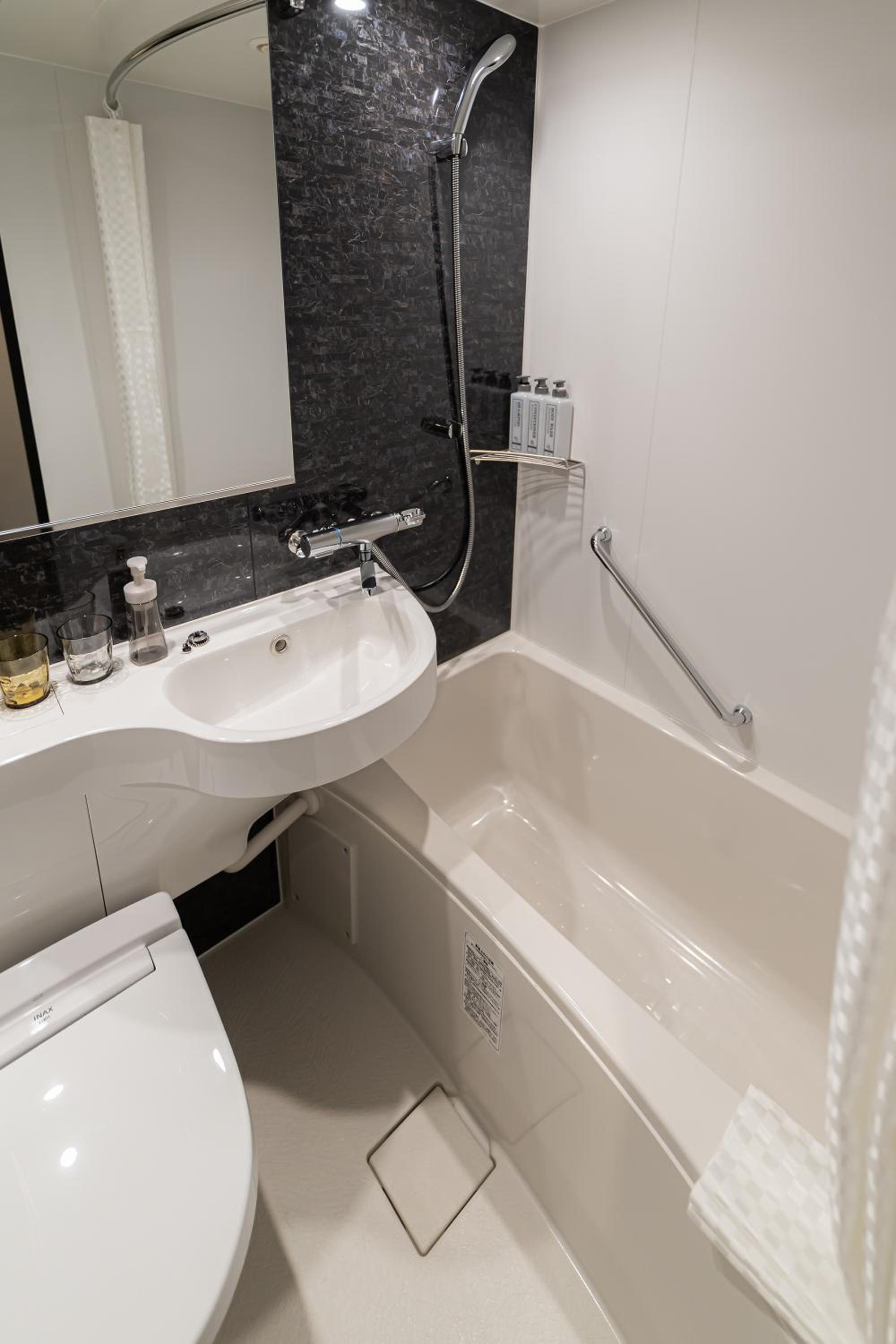 Twin Room - Photo 3