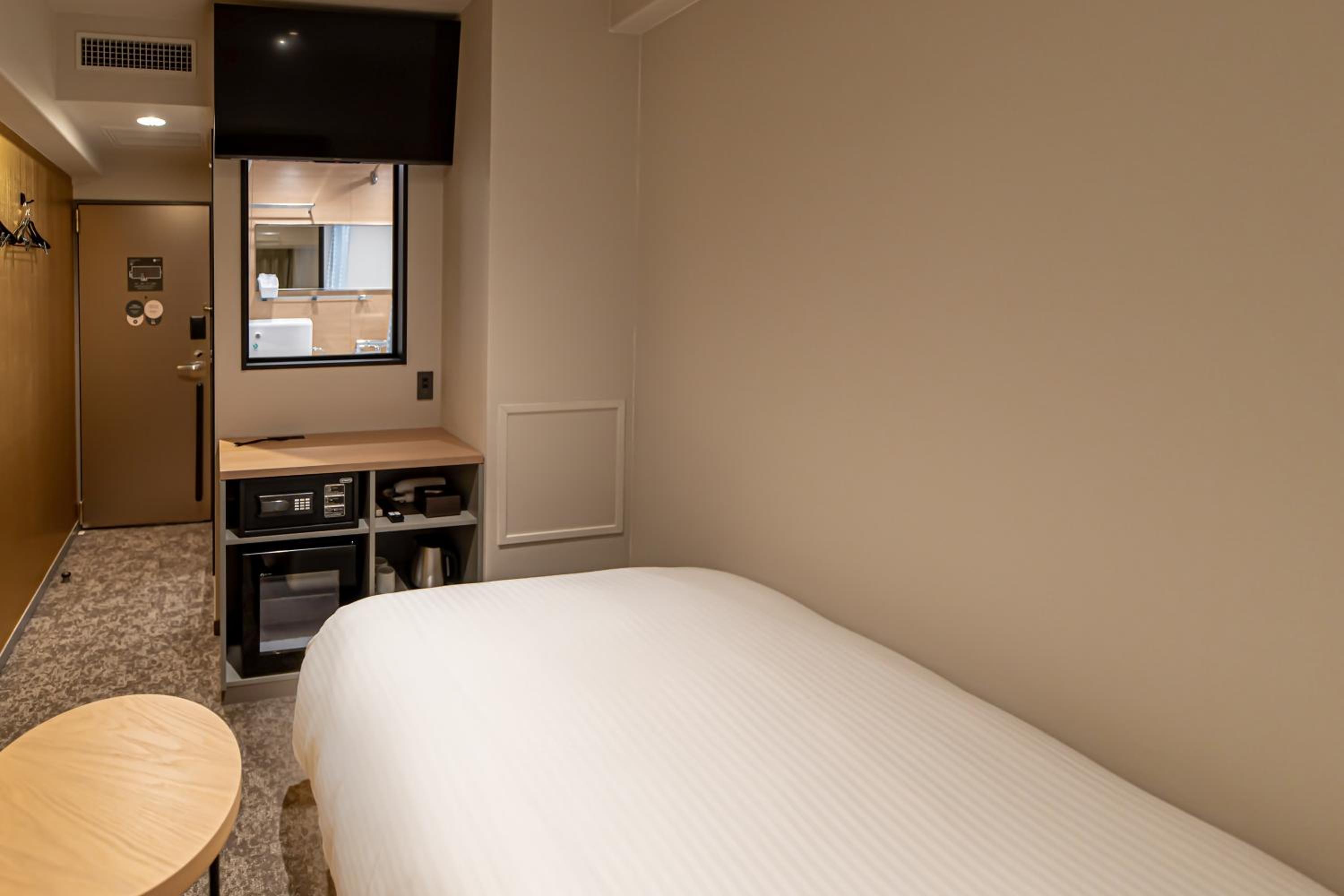 Double Room with Small Double Bed - Non-Smoking - Photo 4