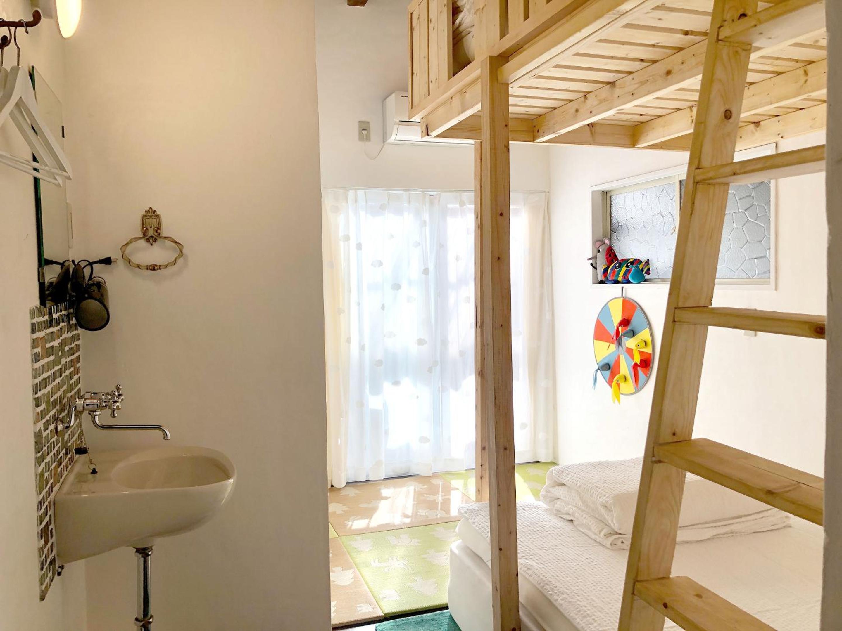 Single Room with Free Ticket for Private Family Bath photo 2