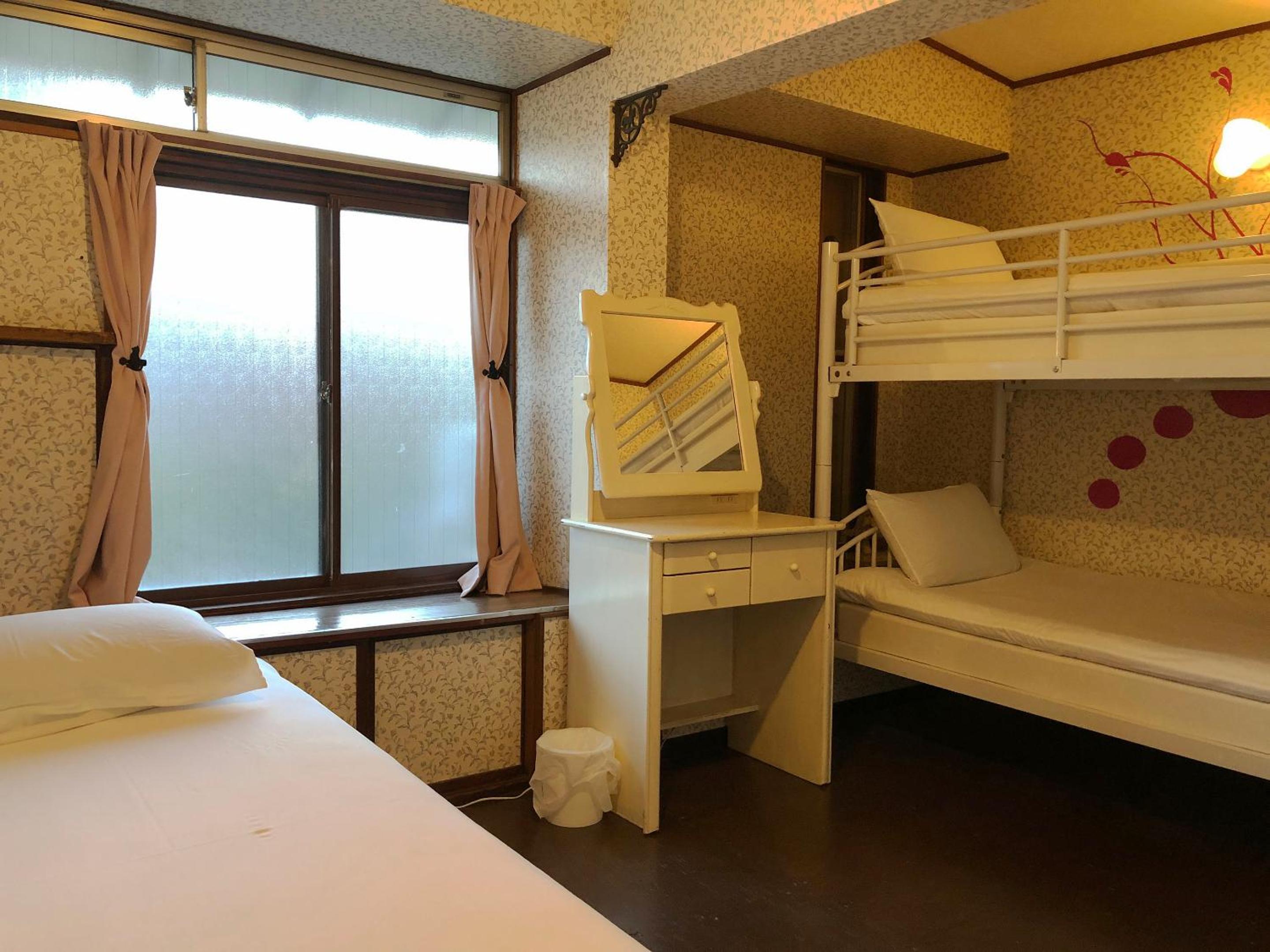 Quadruple Room with Private Shower photo 3