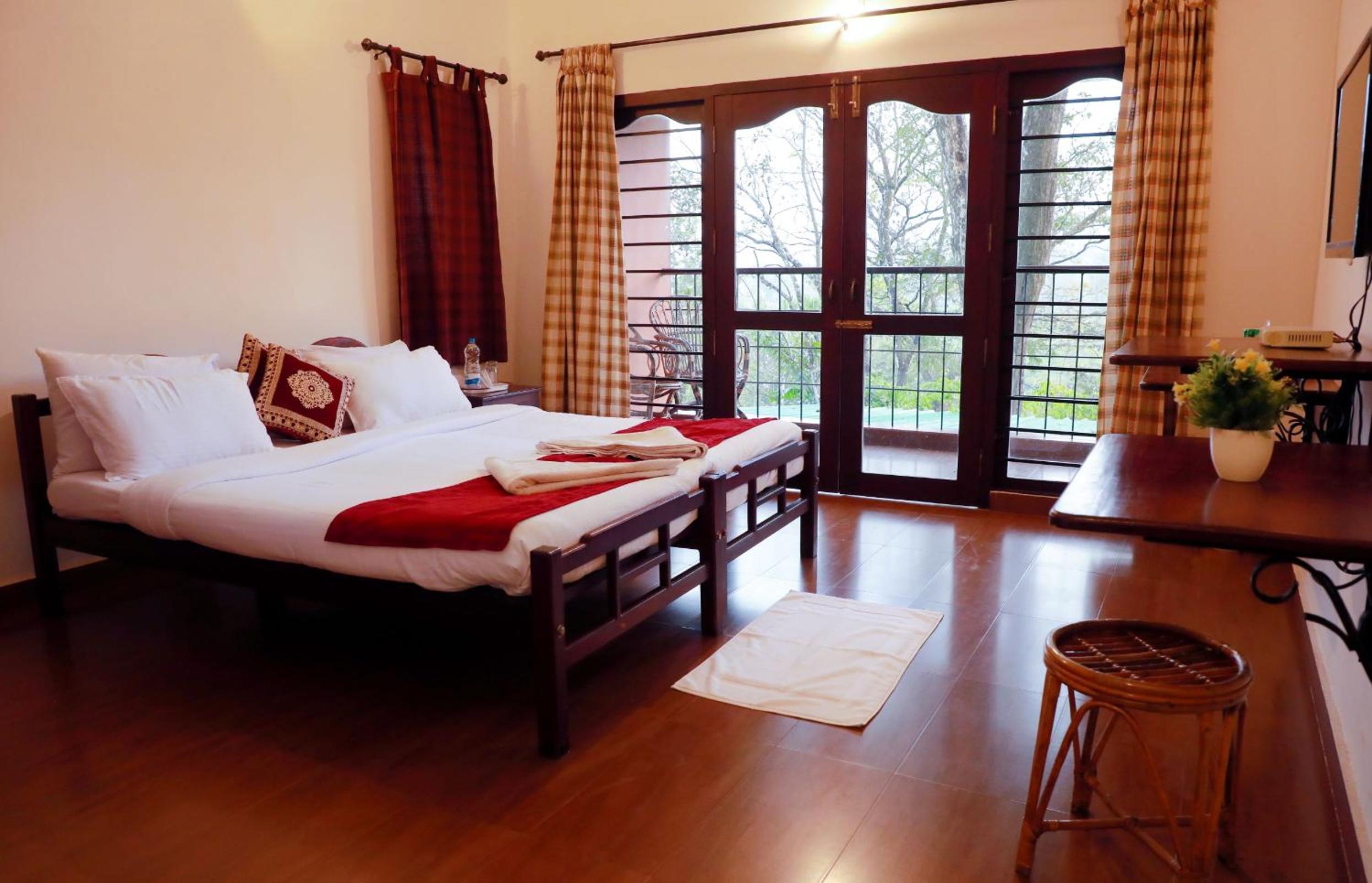 Deluxe Double Room with Fan photo 3