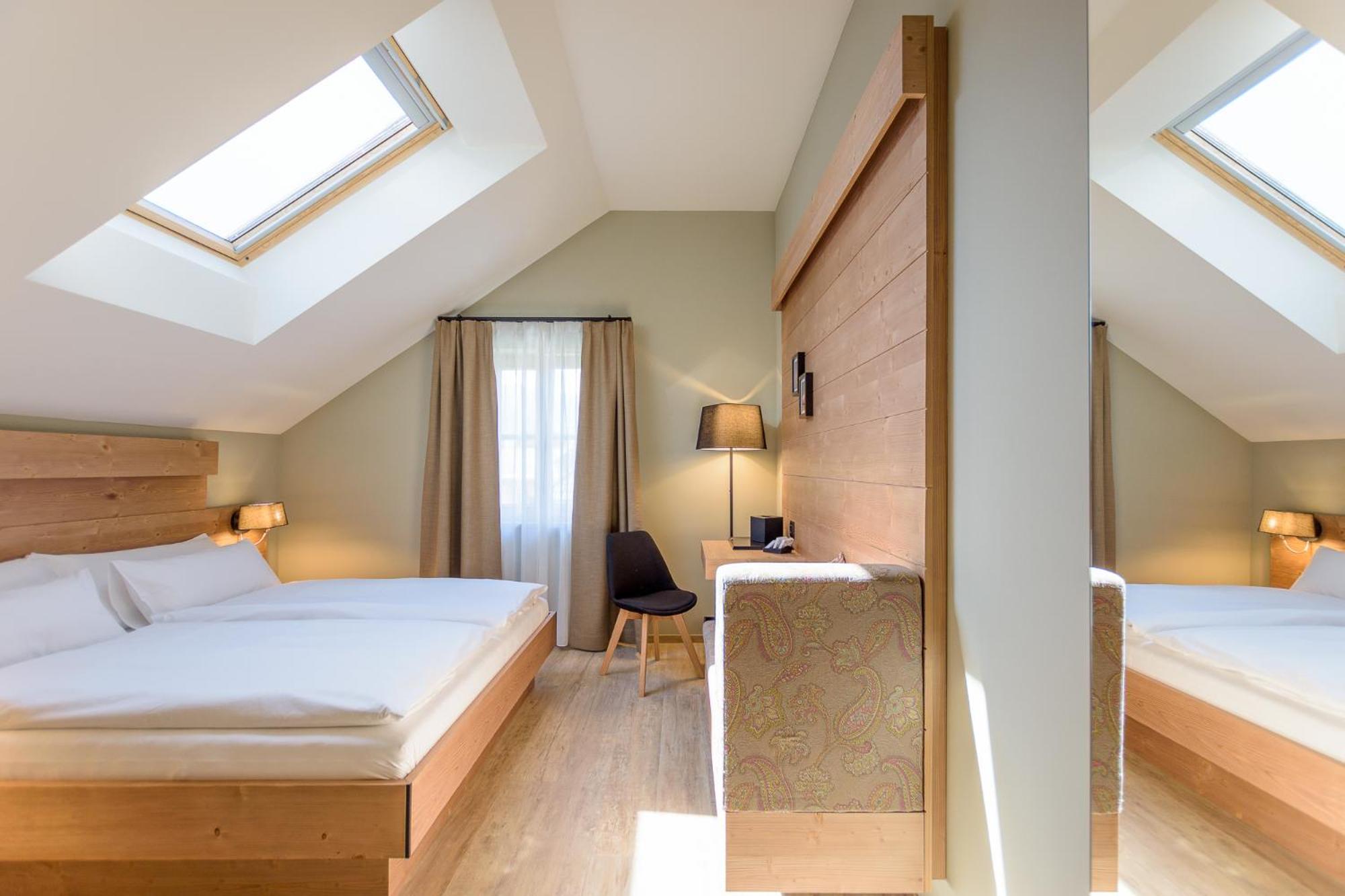 Deluxe Double Room - Photo 1