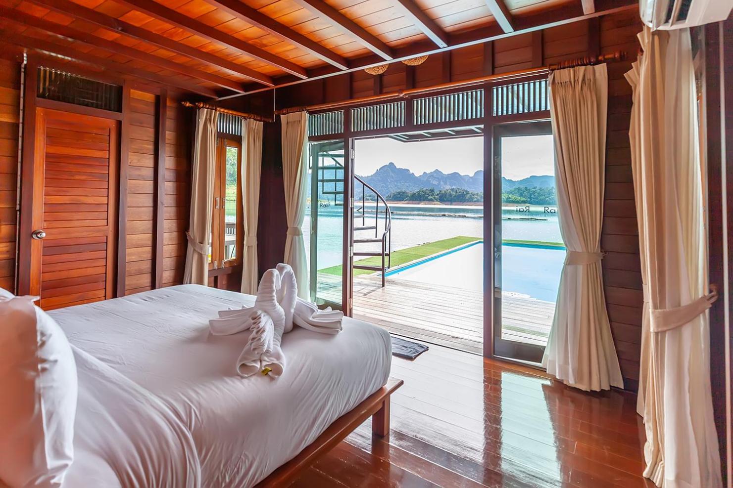 Suite with Spa Bath - Honeymoon Suite
