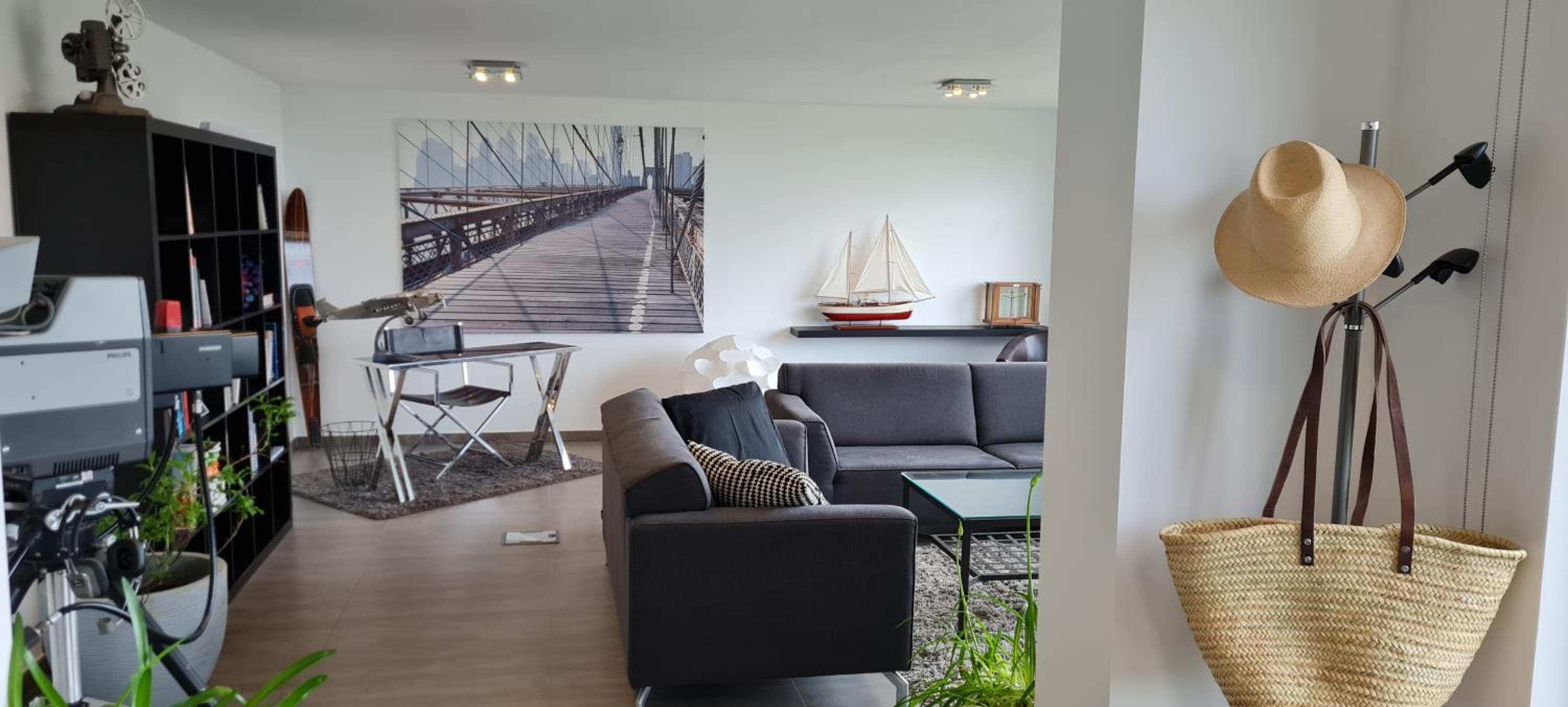 One-Bedroom Apartment photo 1