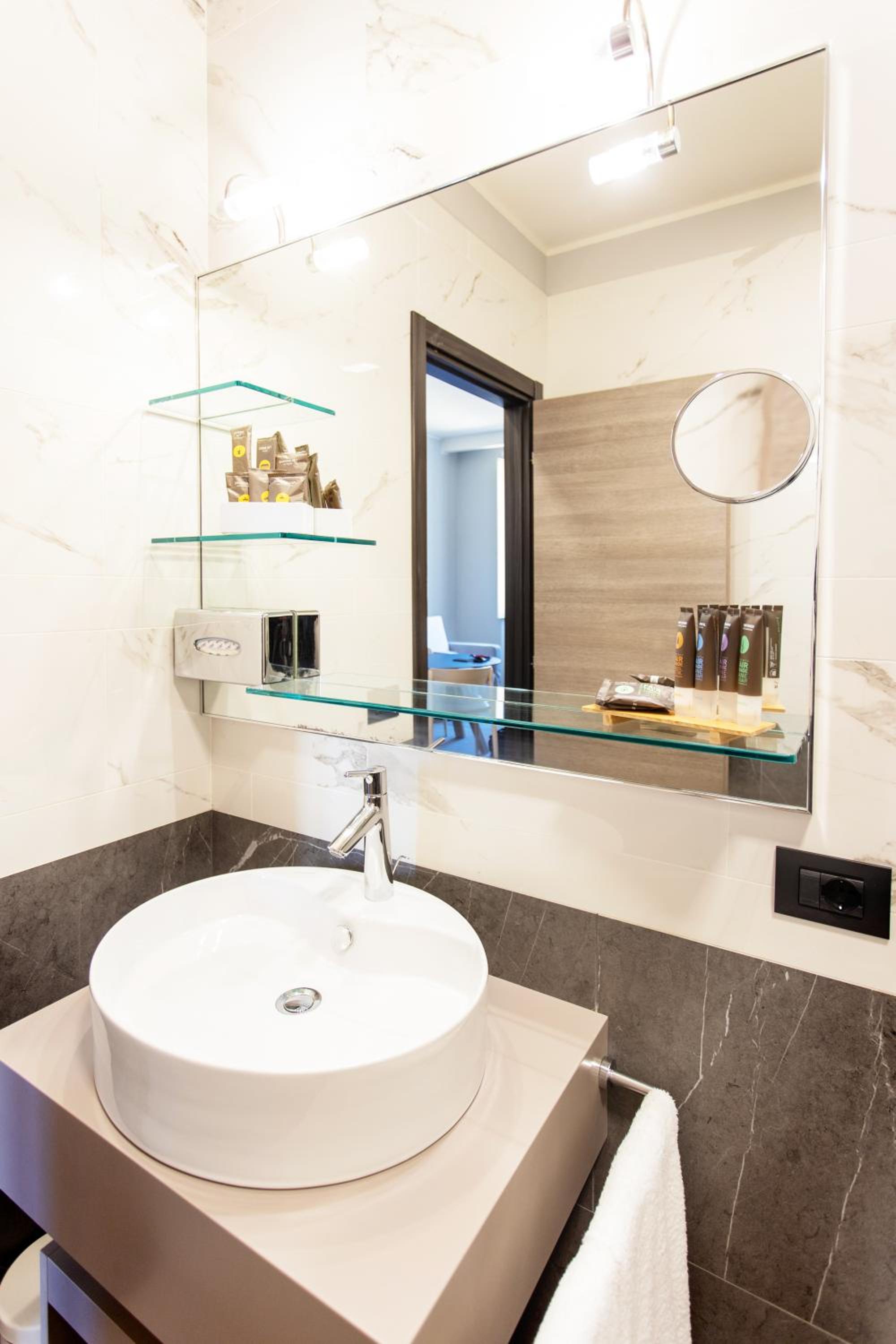 Junior Suite - Photo 17