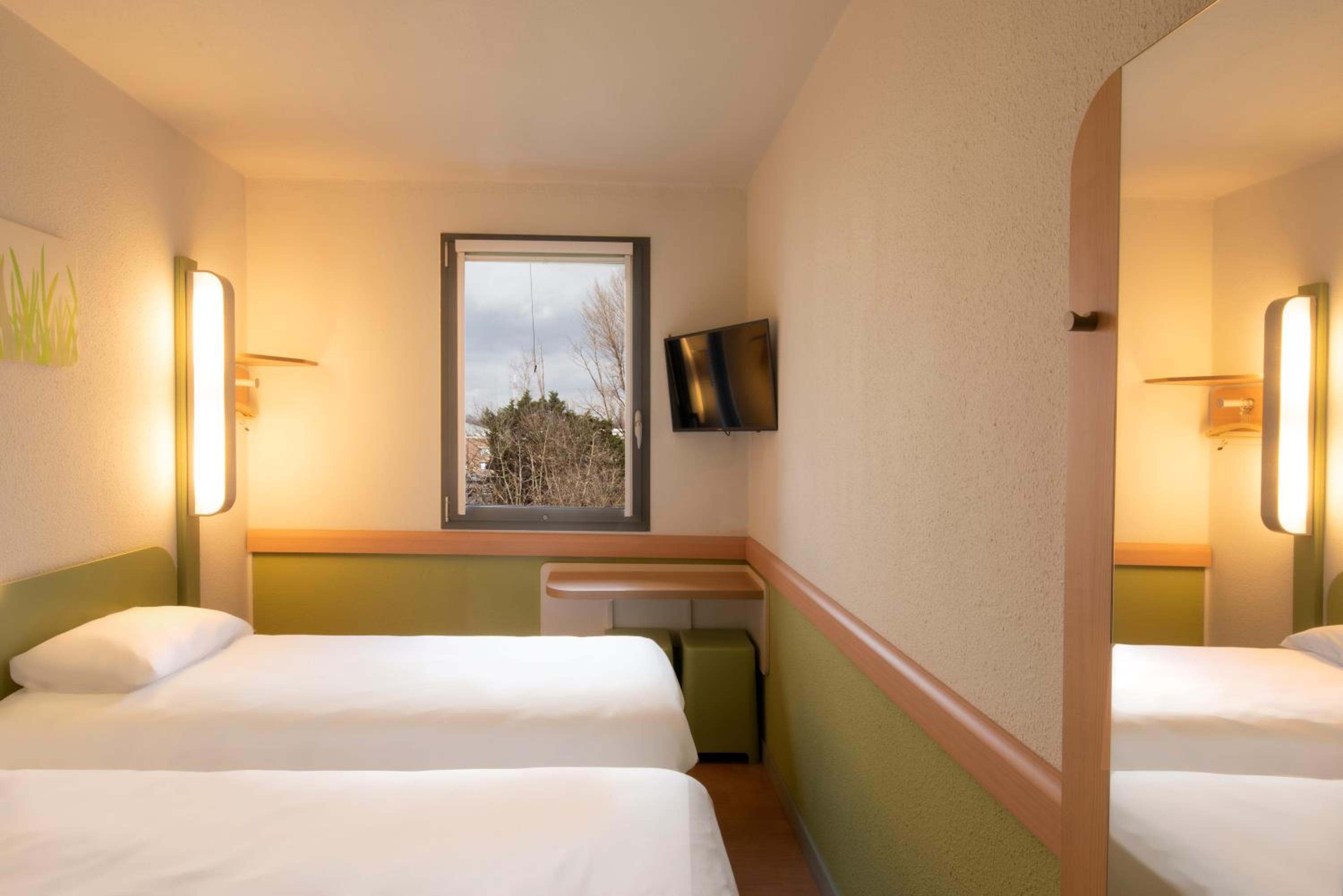 Twin Room - Photo 5