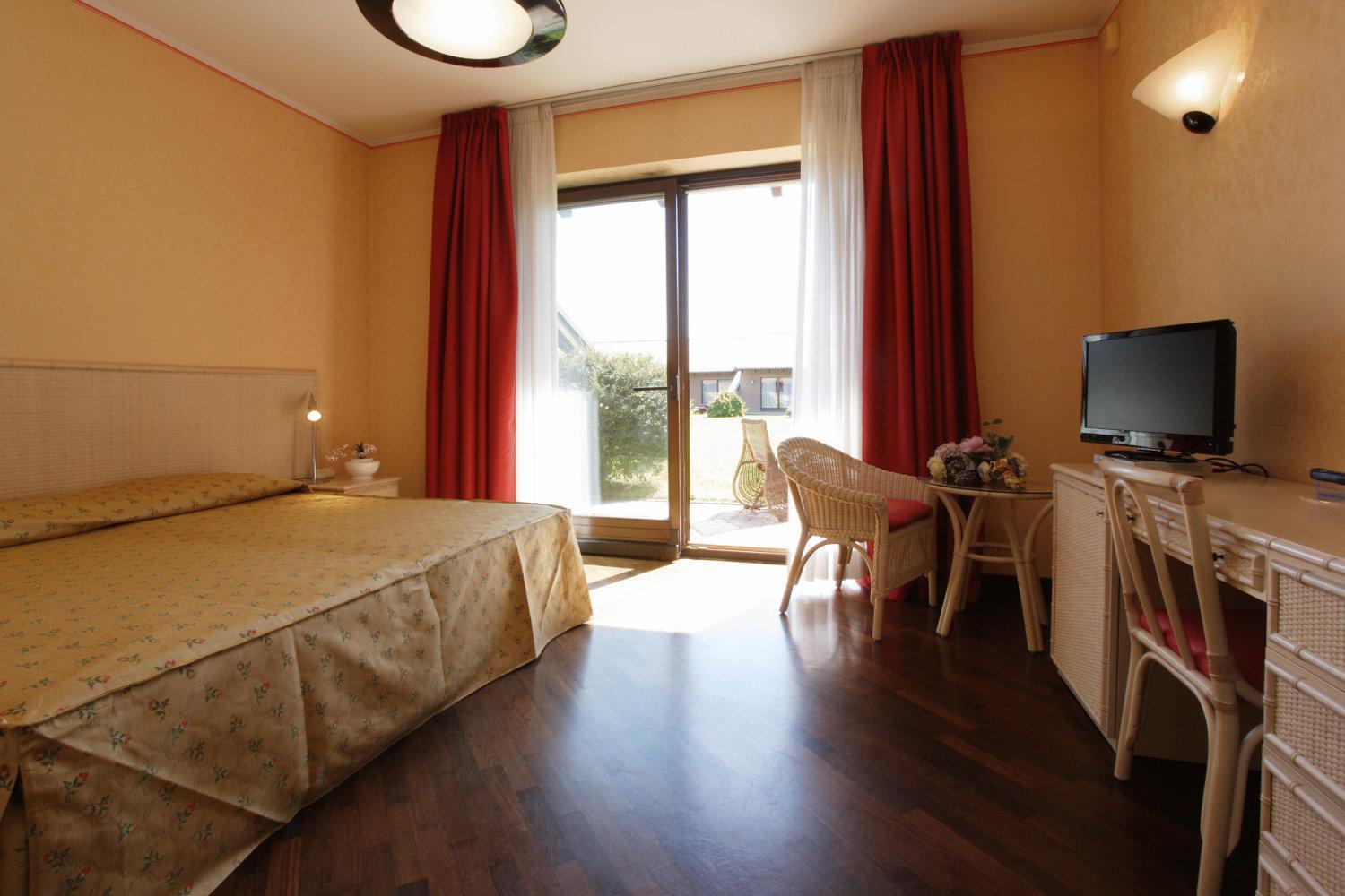Standard Double or Twin Room photo 1