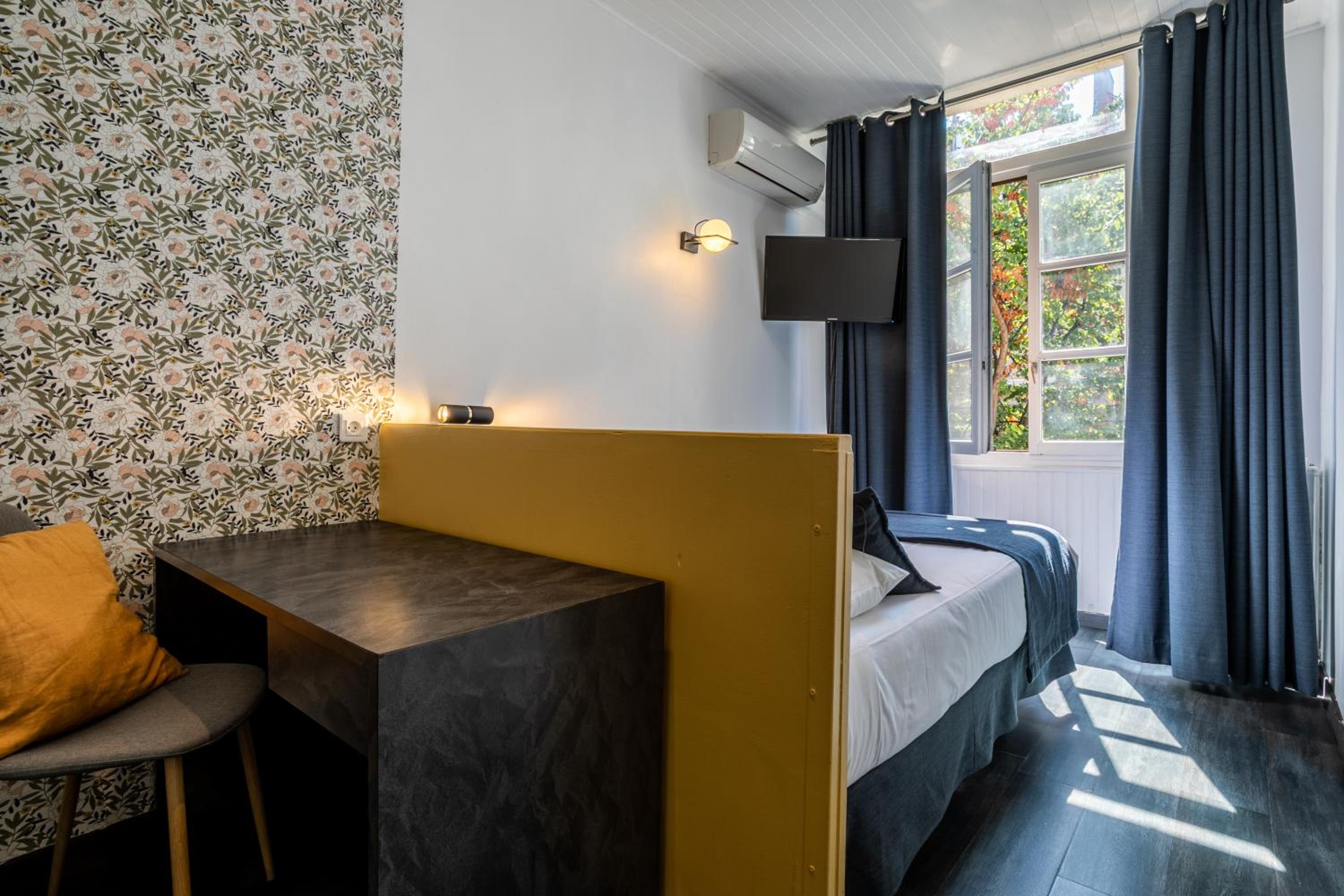 Comfort Double Room with Garden View - Photo 8