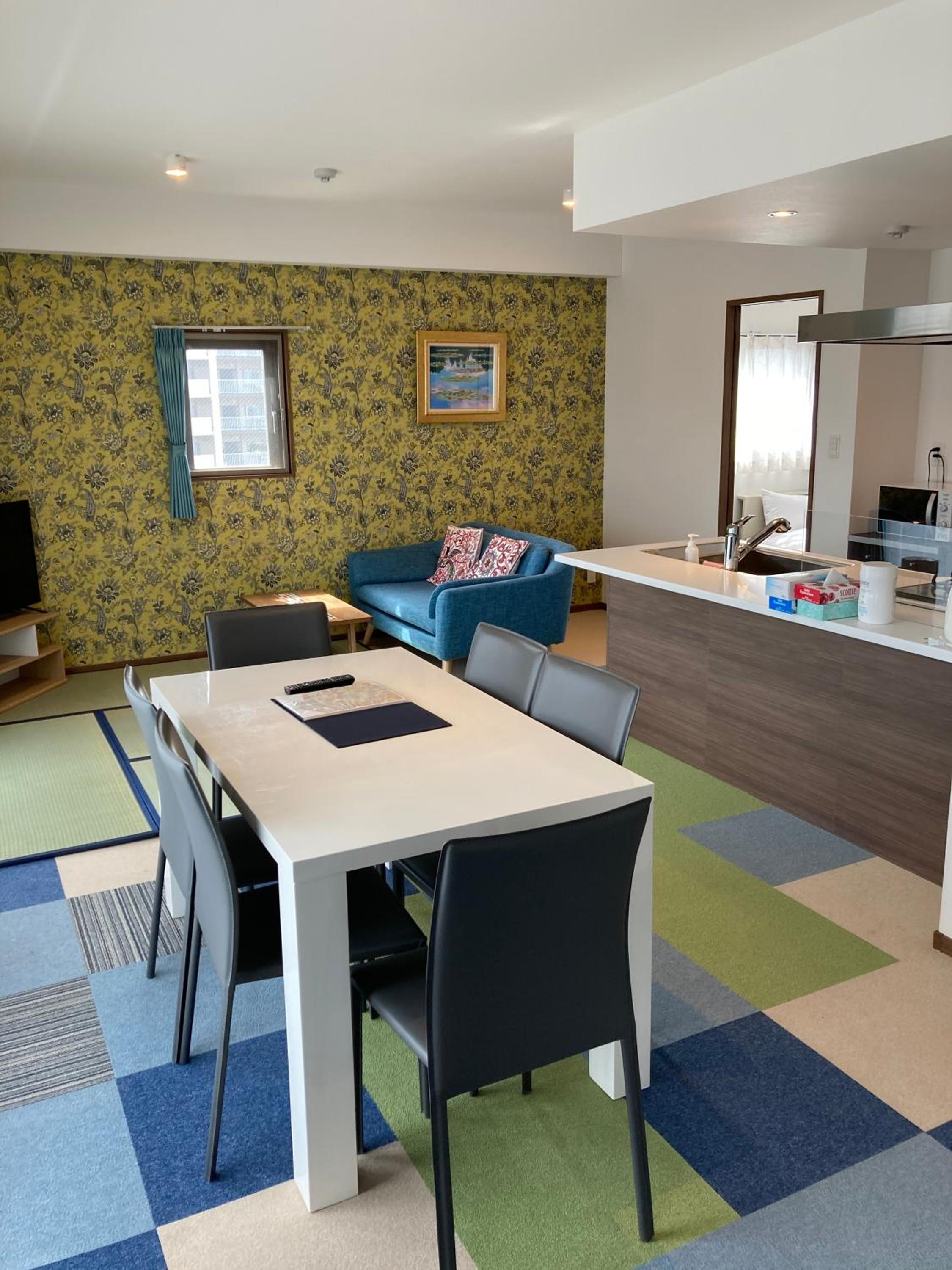 Deluxe Family Suite - Photo 46