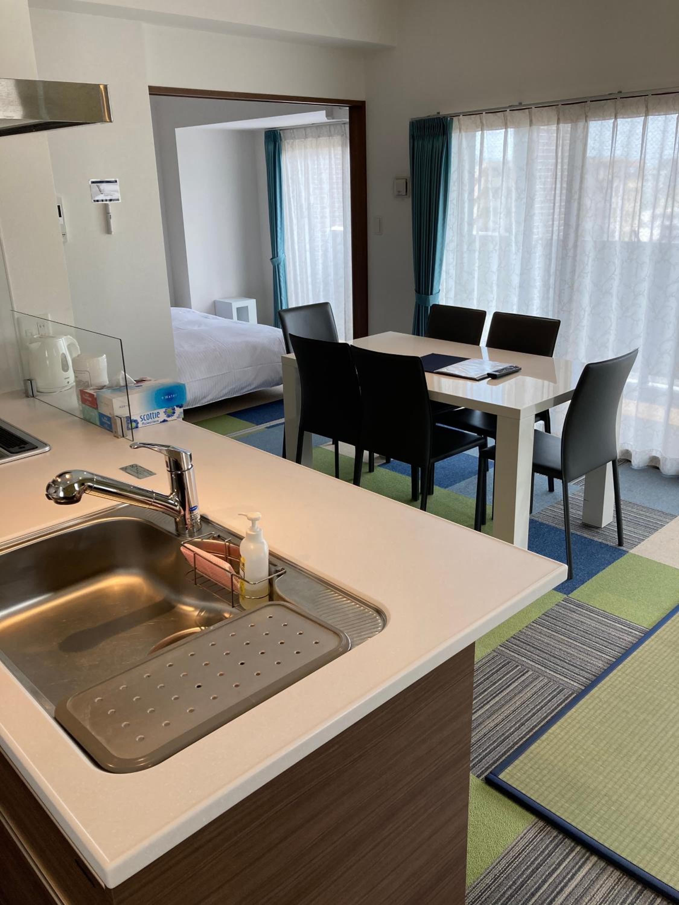 Deluxe Family Suite - Photo 45