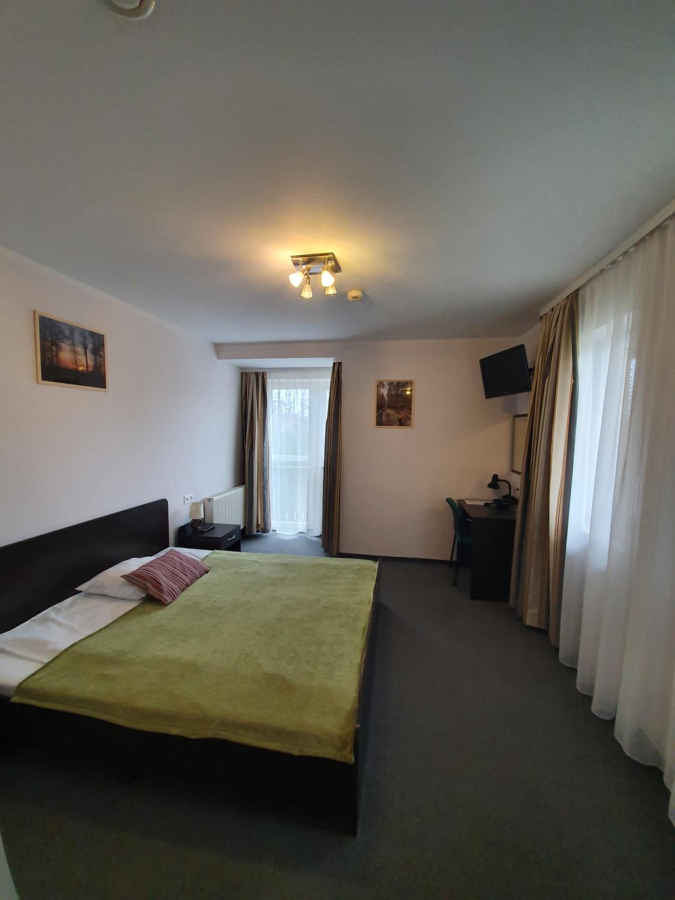 Double Room - Photo 7