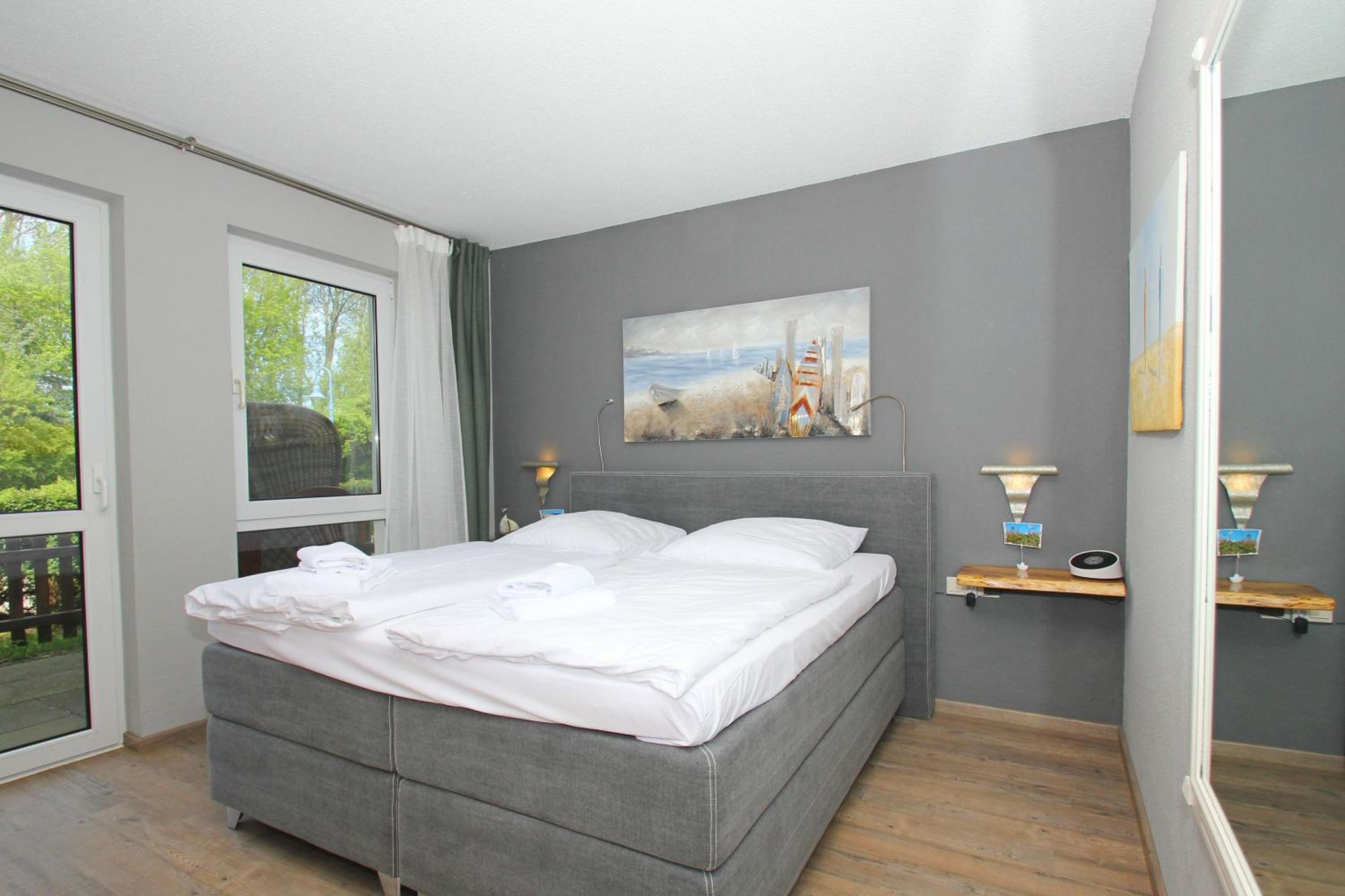 Apartment with Terrace photo 2