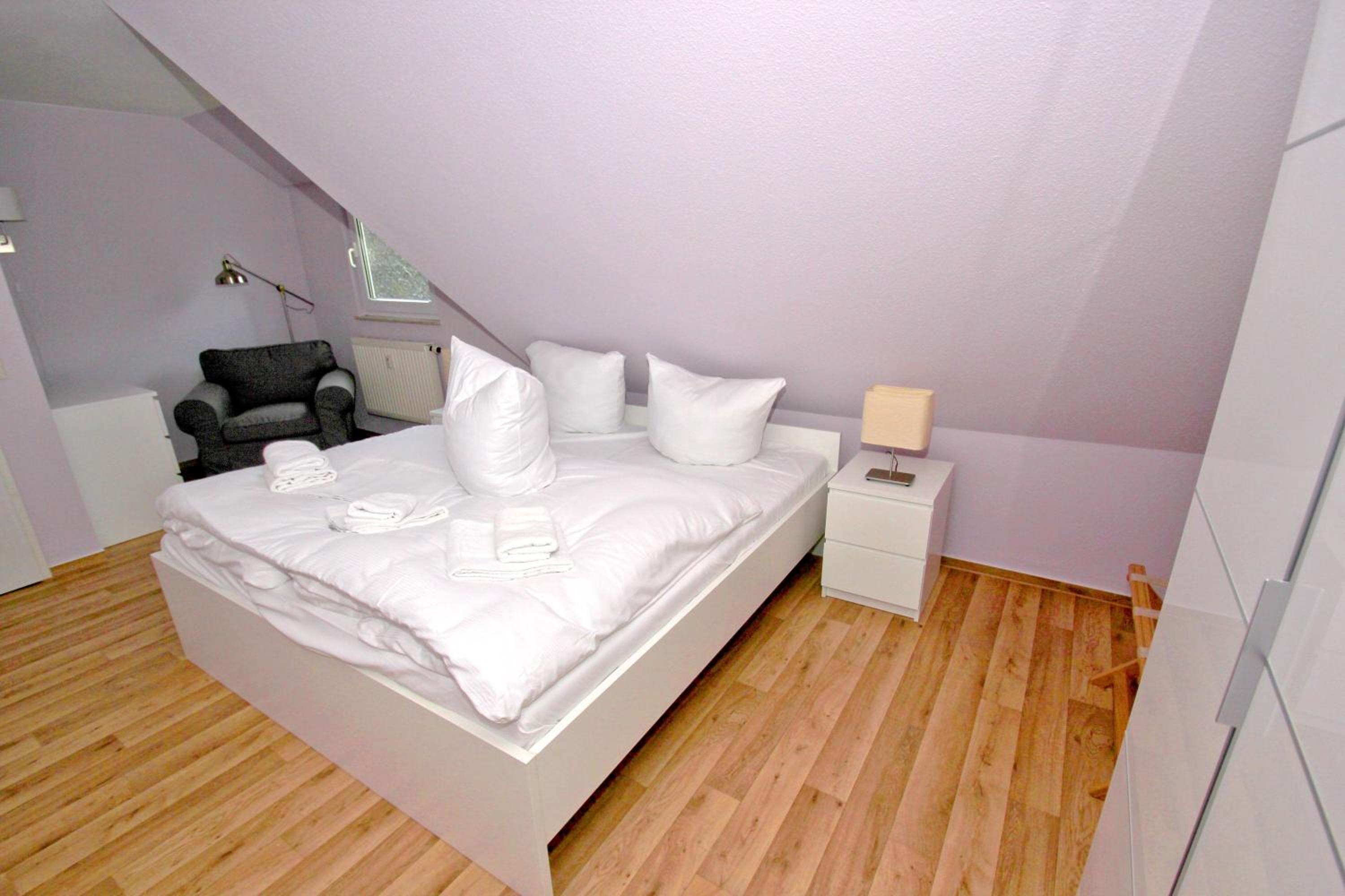 Apartment with Balcony photo 3