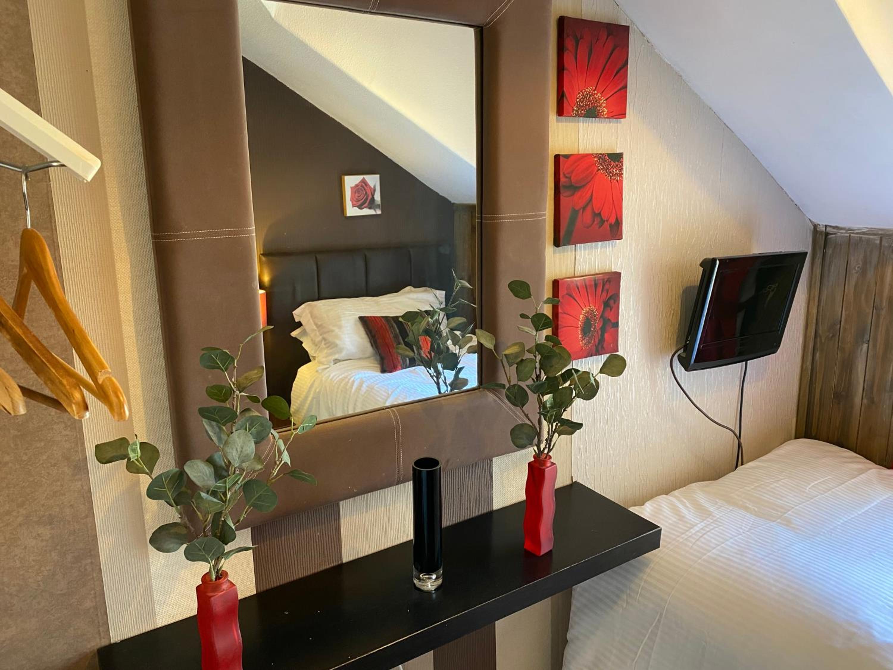 Single Room photo 3