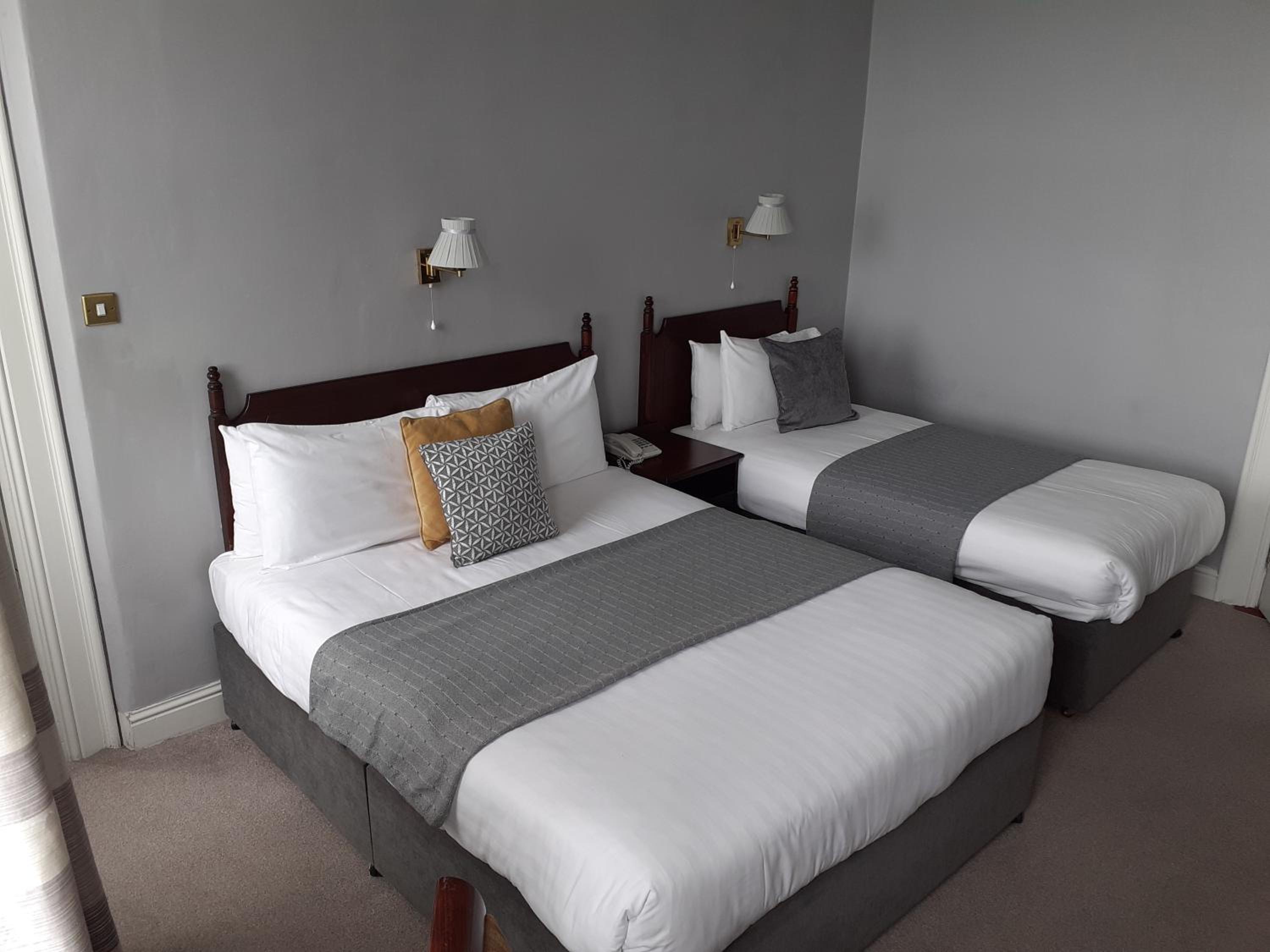 Double or Twin Room - Non Sea View - Photo 3