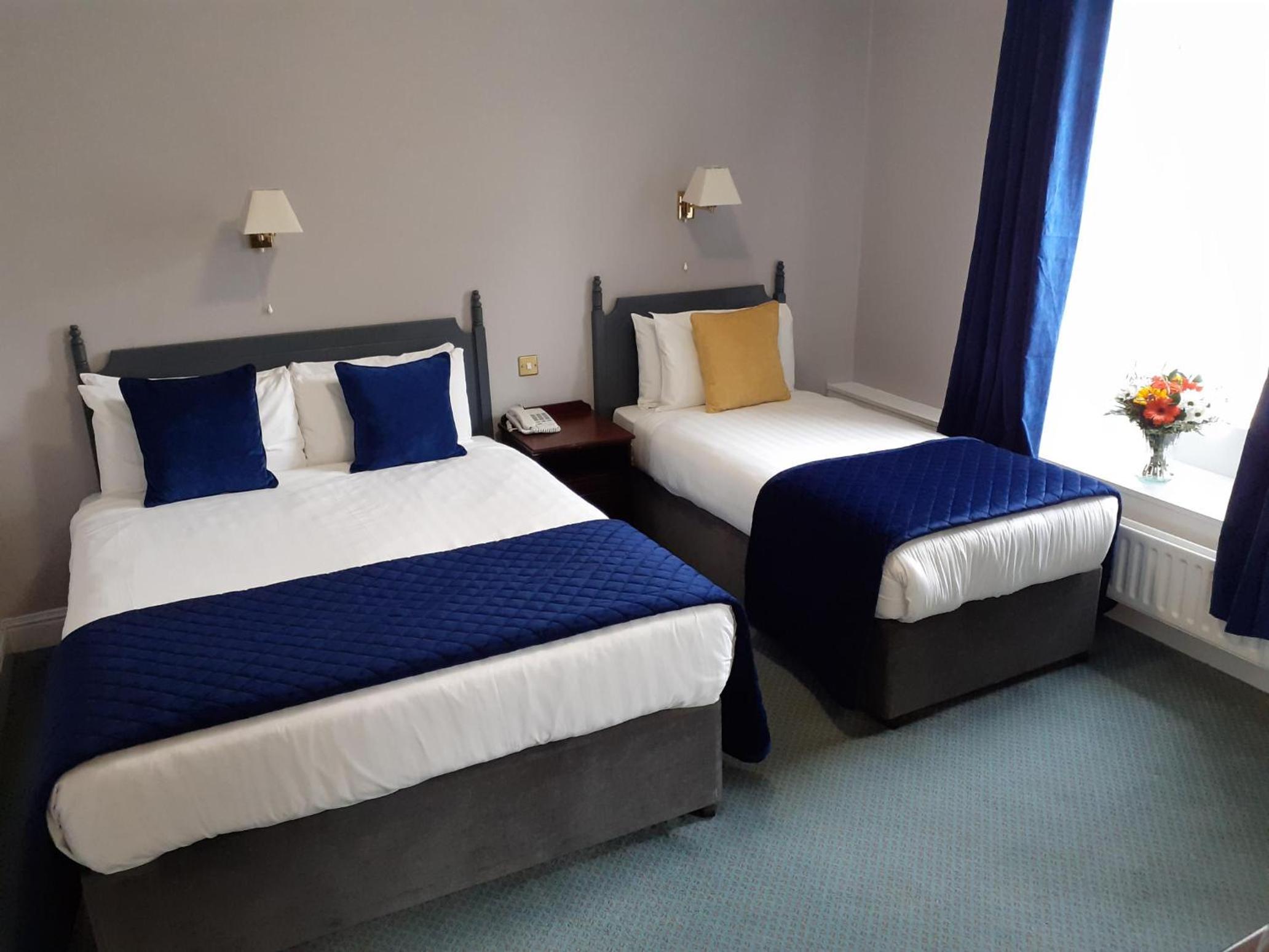 Double or Twin Room - Non Sea View - Photo 4