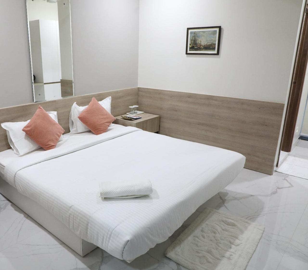 Deluxe Room - Photo 6