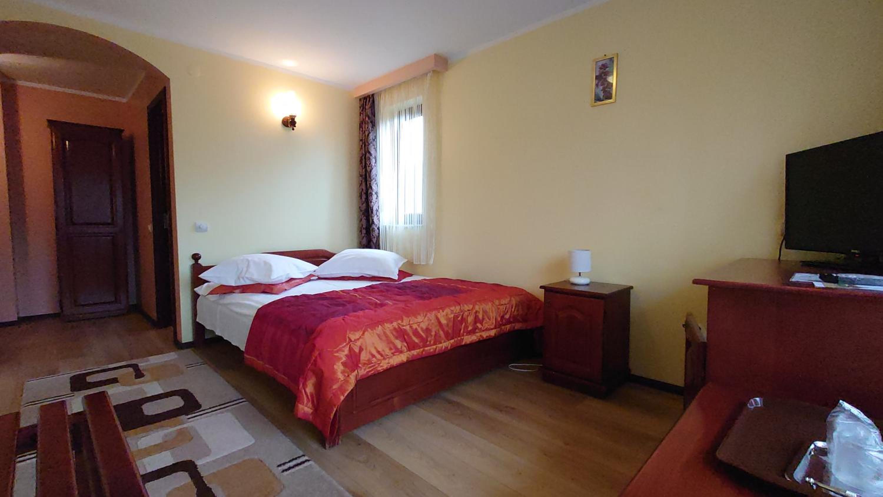 Standard Double Room - Photo 4