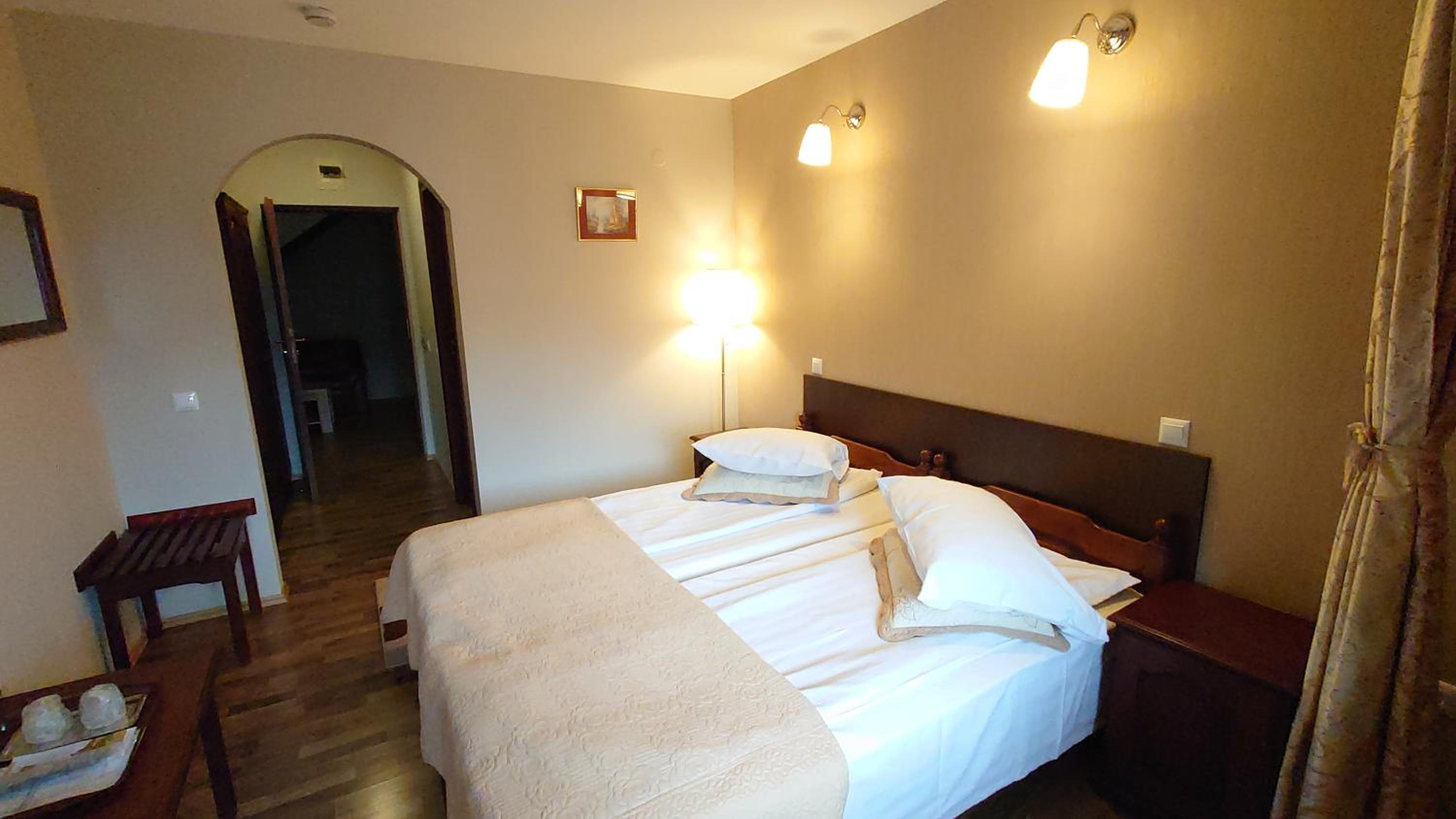 Superior Double or Twin Room - Photo 3